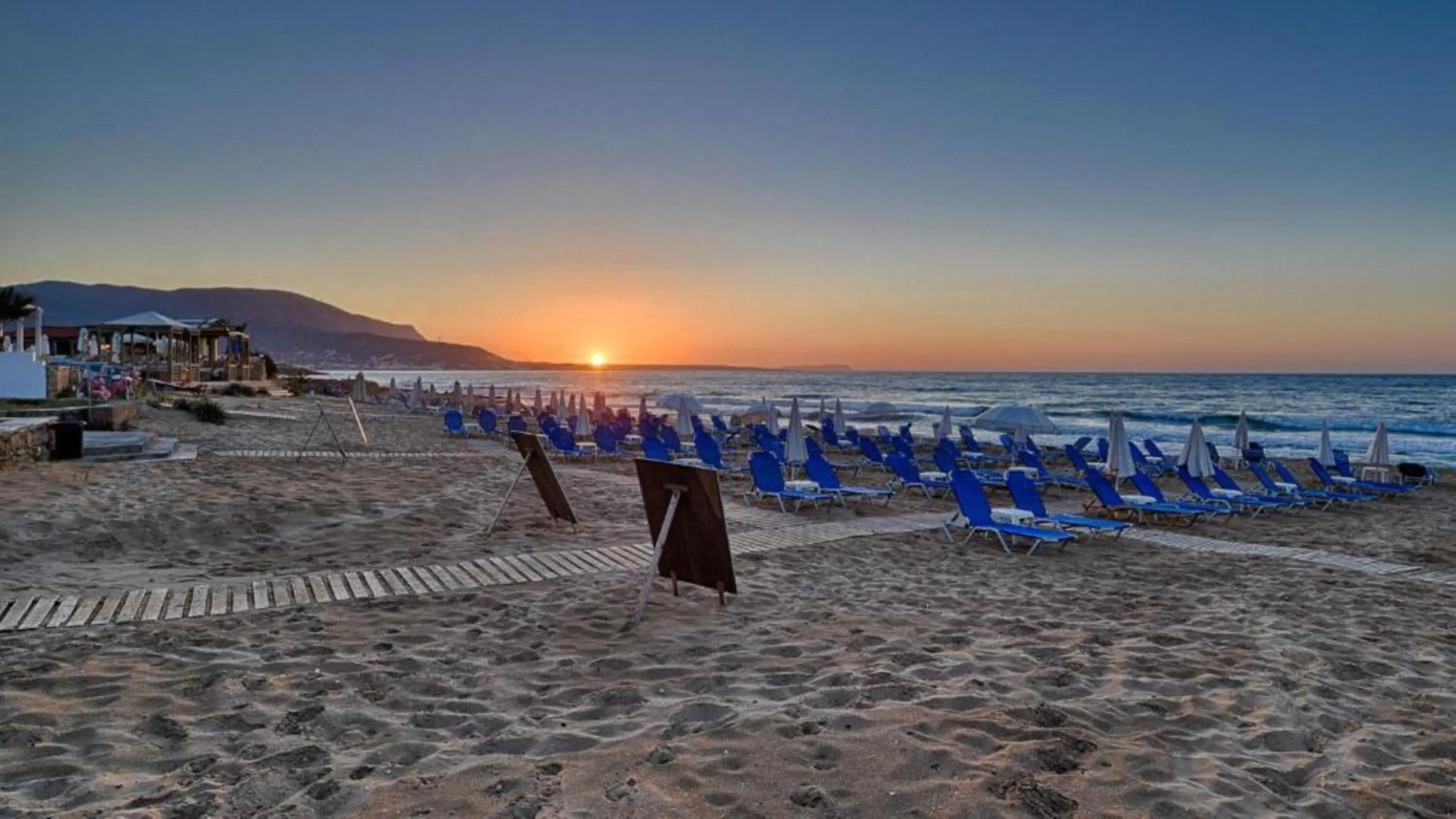 Windmill Beach Apts II by Estia