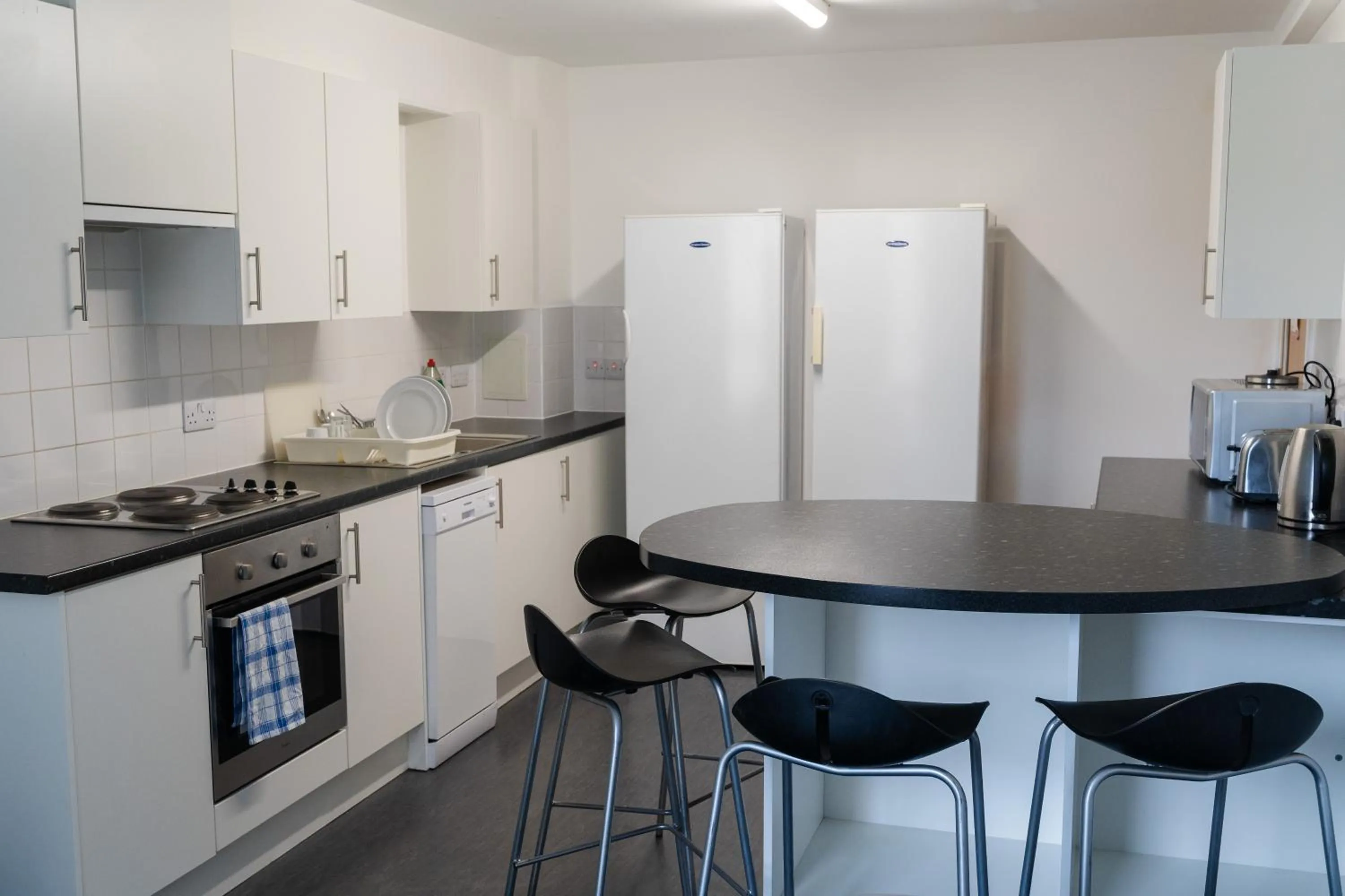 Kitchen or kitchenette in Destiny Student – Shrubhill (Campus Accommodation)