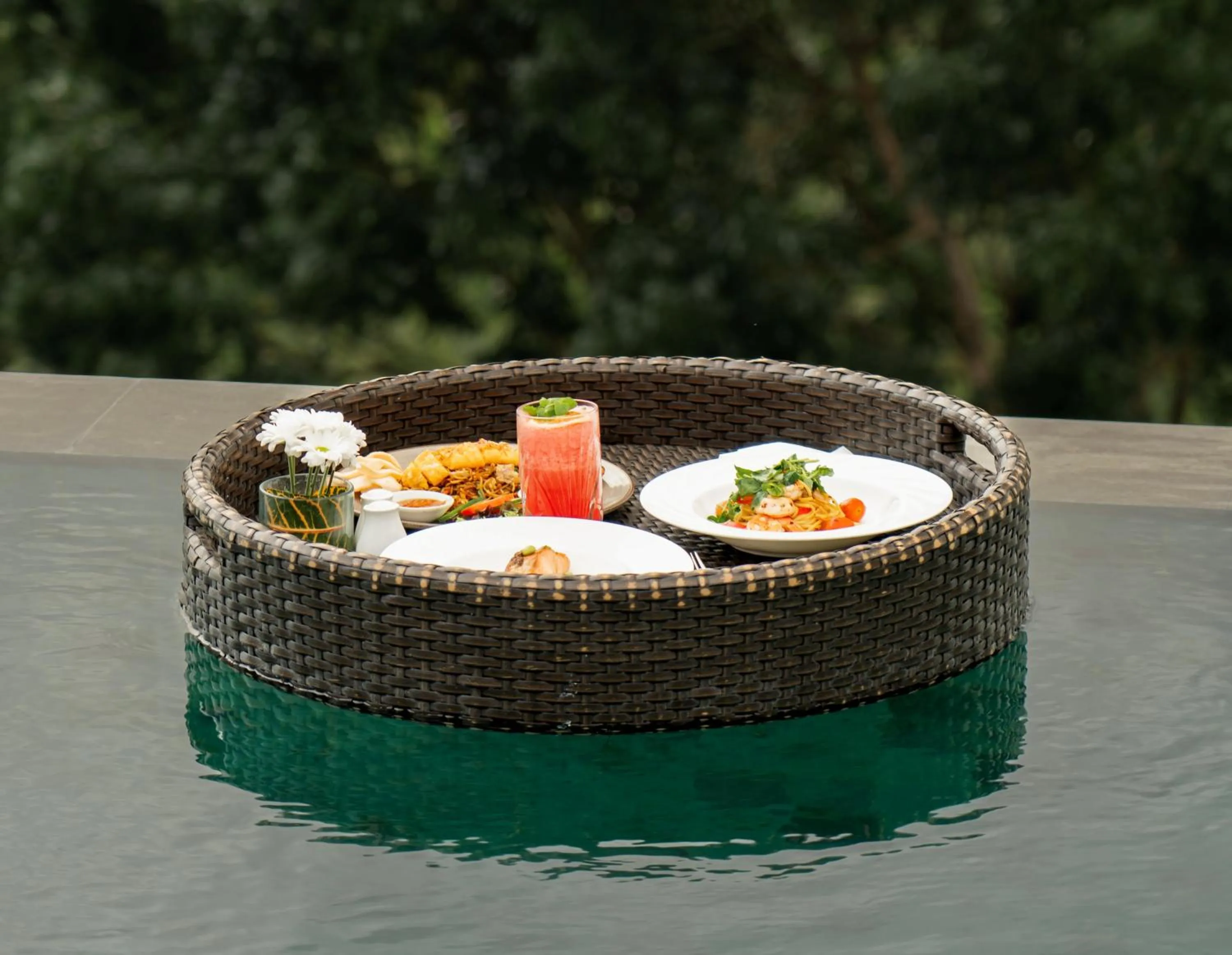 Food and drinks in Goya Boutique Resort