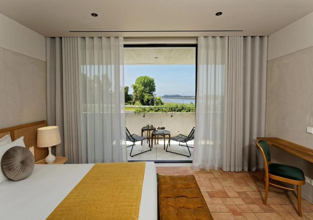 Balcony/Terrace, Bed in Montebelo Vista Alegre Ílhavo Hotel