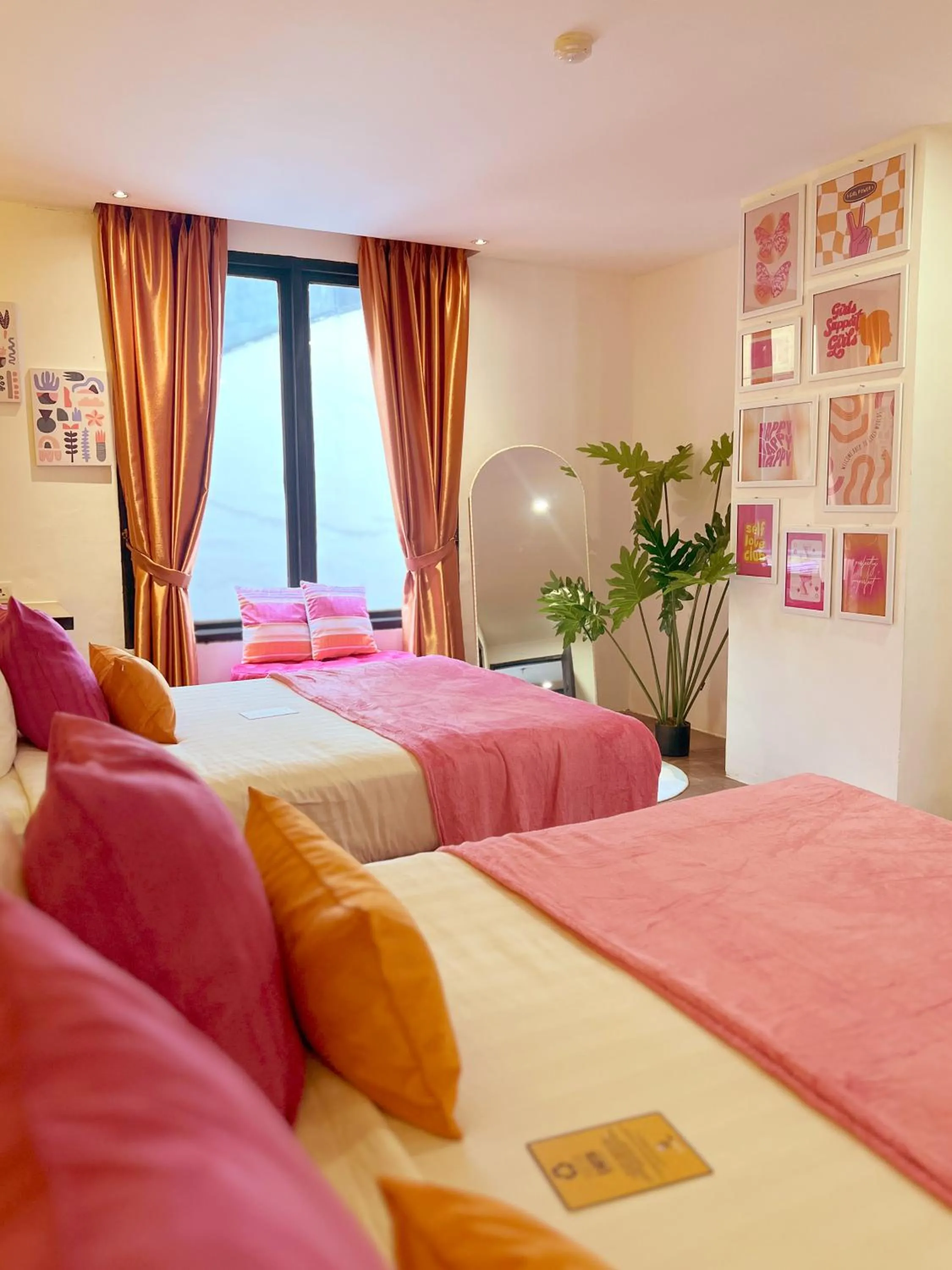 Bed in Yellow Bee Tangerang