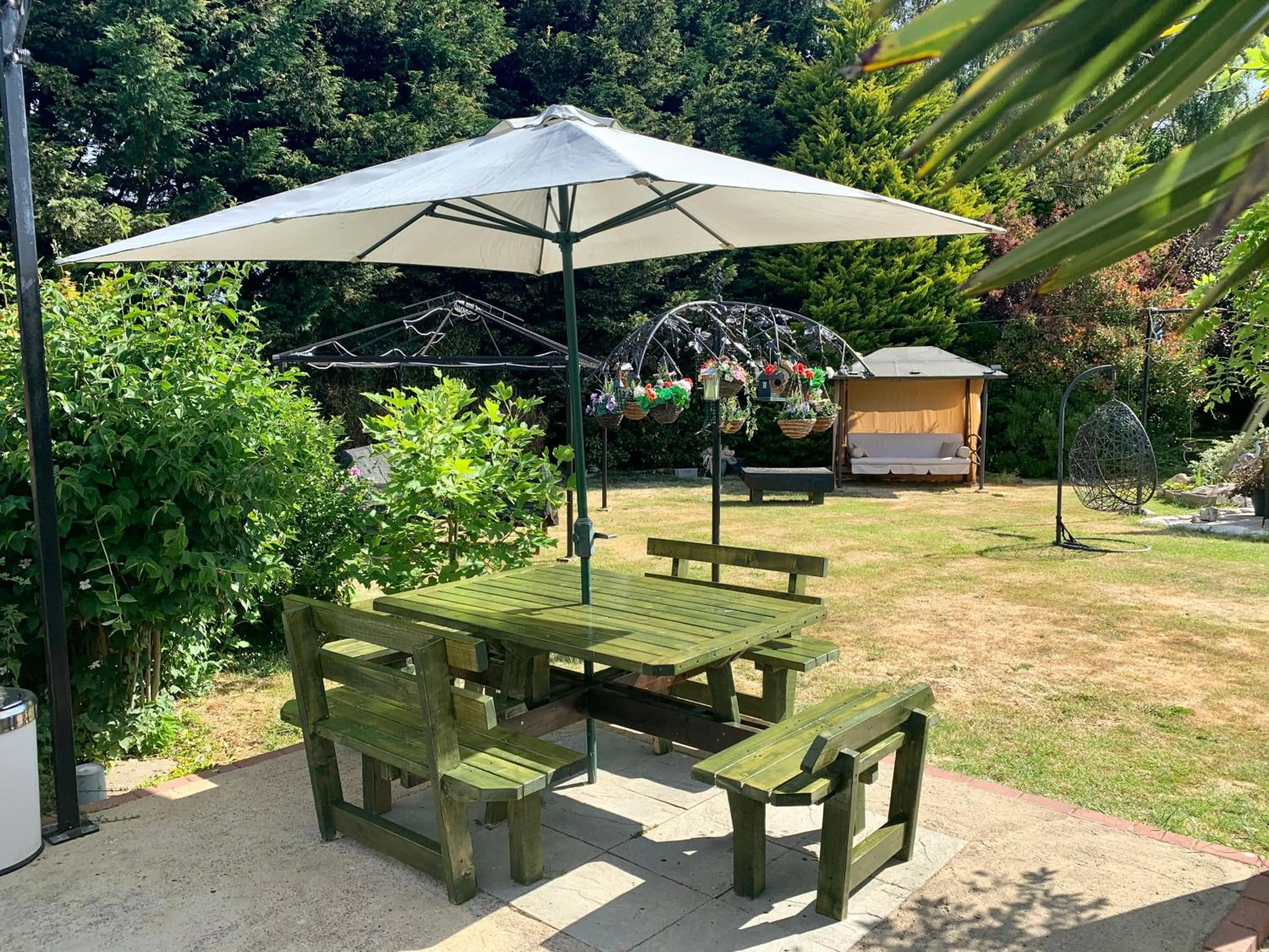 Garden in Woodpaddock Bed & Breakfast