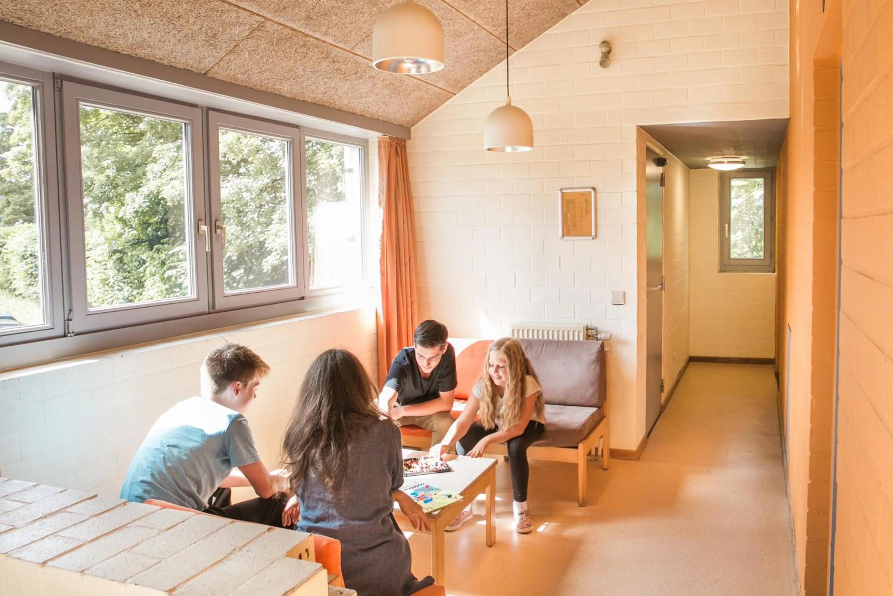 Communal lounge/ TV room in Hostel Europa