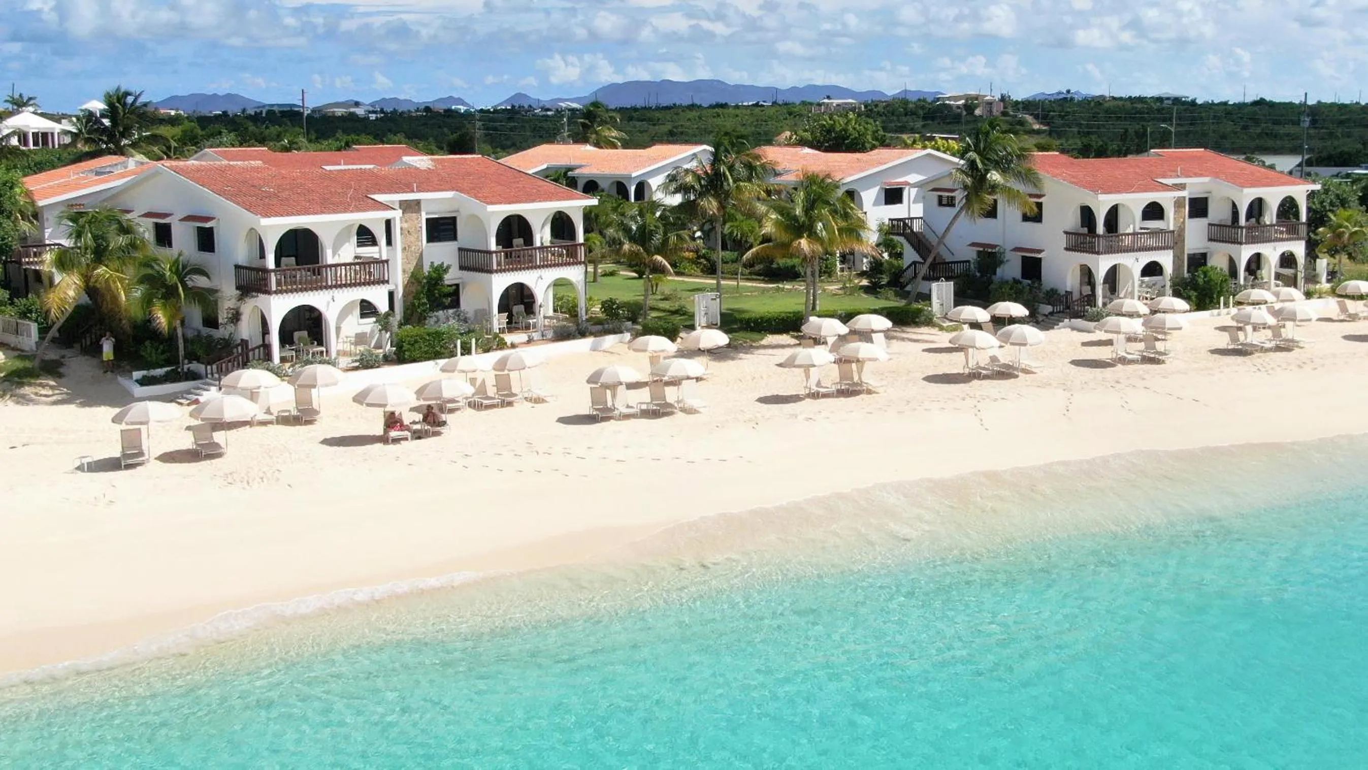 Property building in Carimar Beach Club