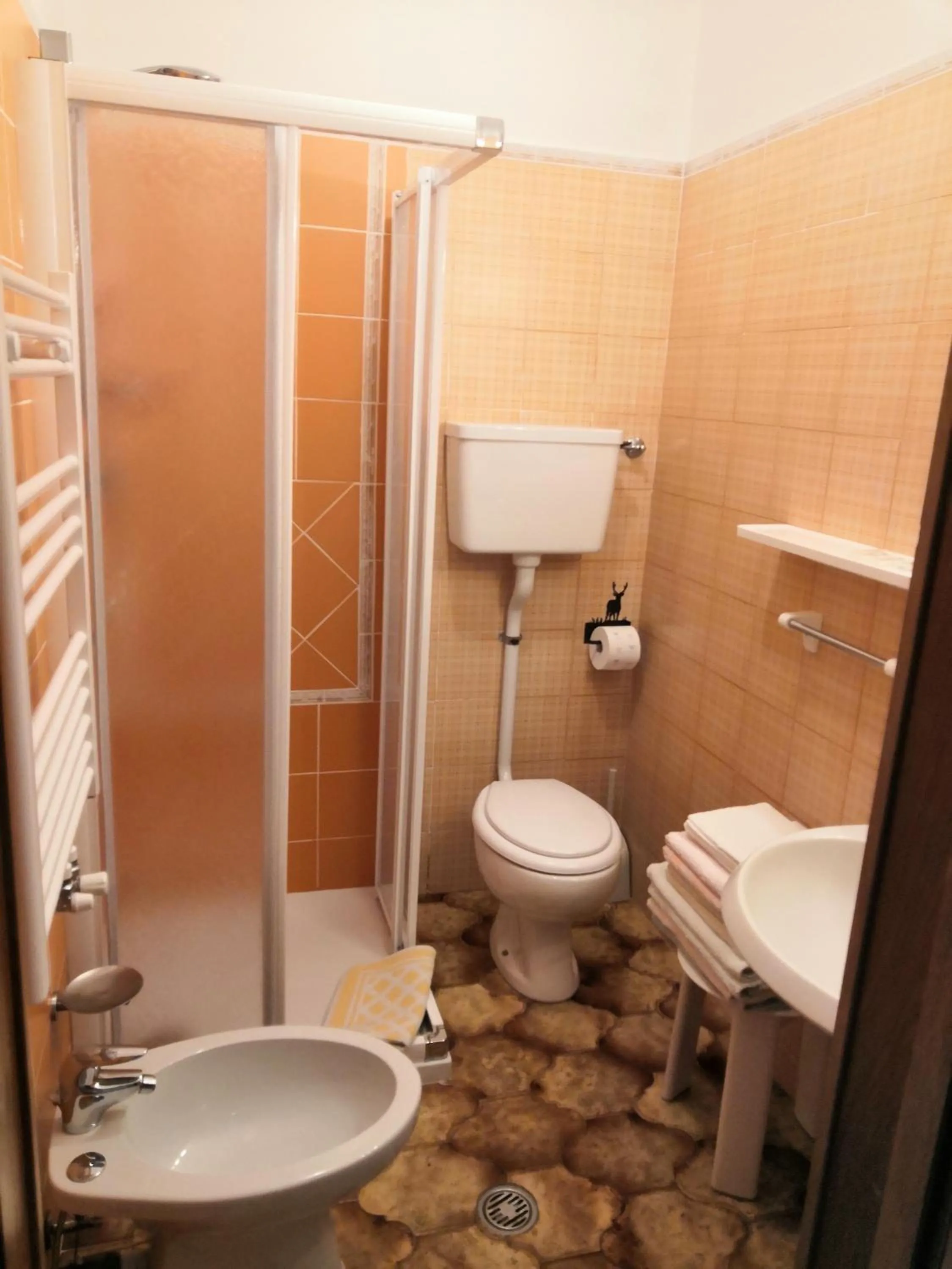 Shower in Garnì Defrancesco