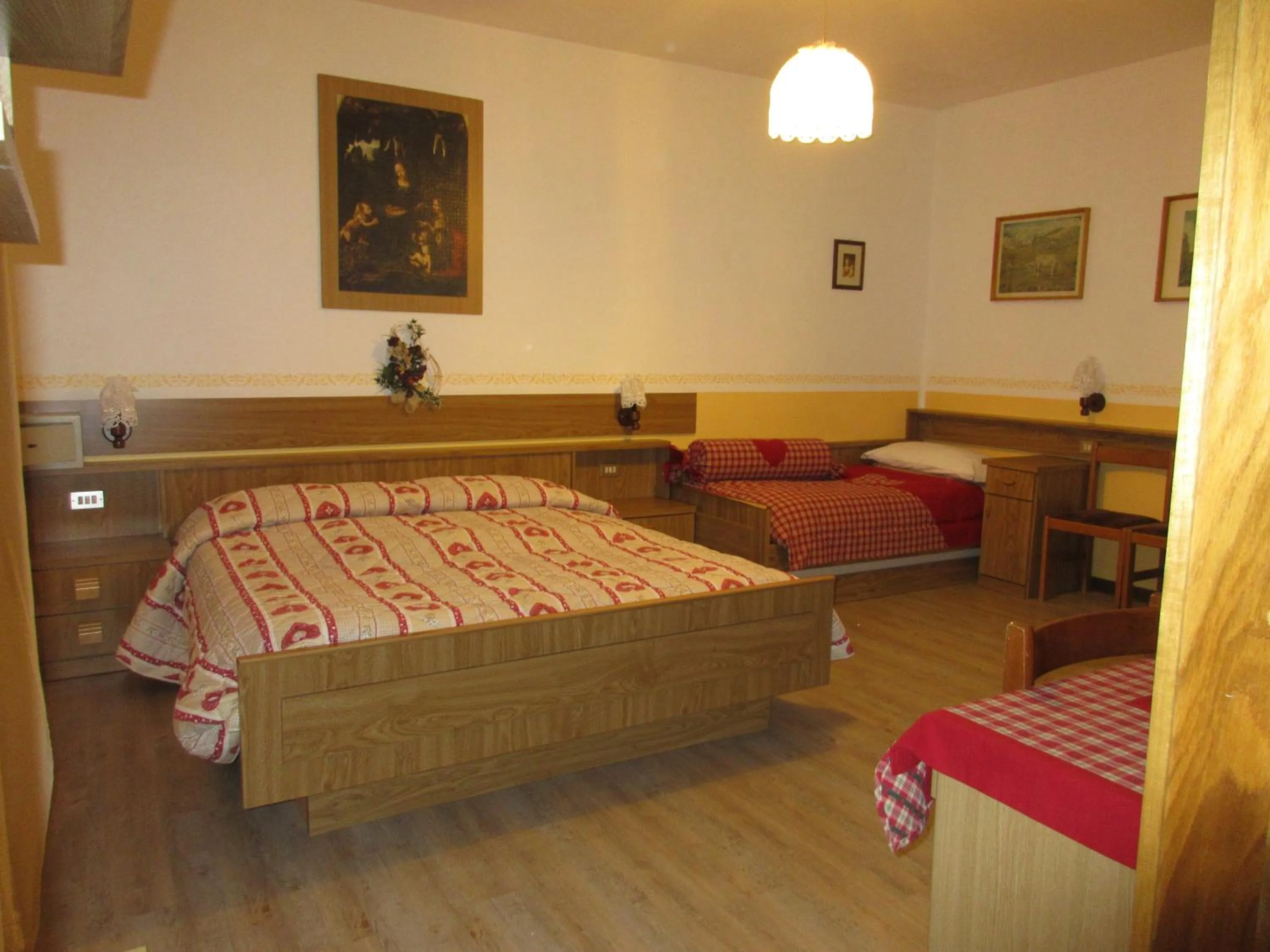 Photo of the whole room, Bed in Garnì Defrancesco