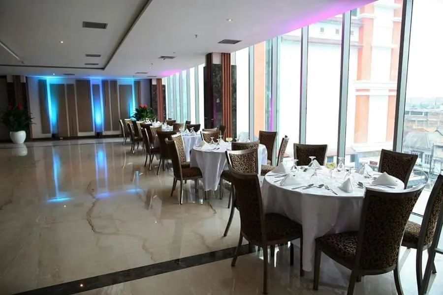 Restaurant/places to eat in Pasar Baru Square Hotel Bandung