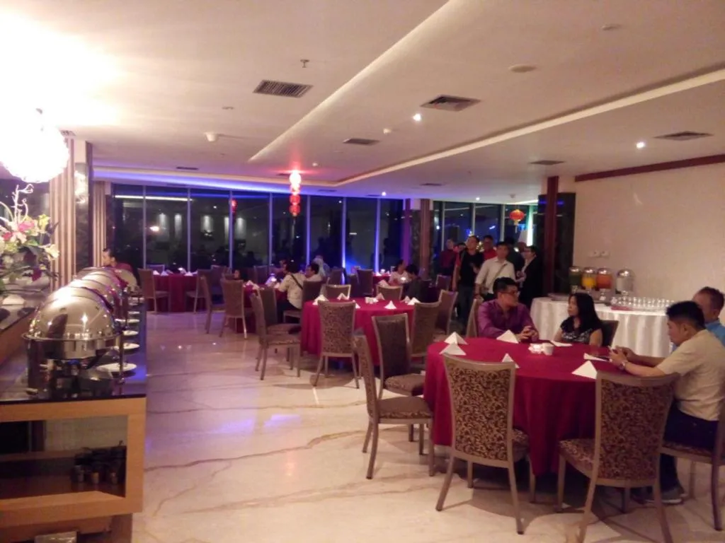 Restaurant/places to eat in Pasar Baru Square Hotel Bandung