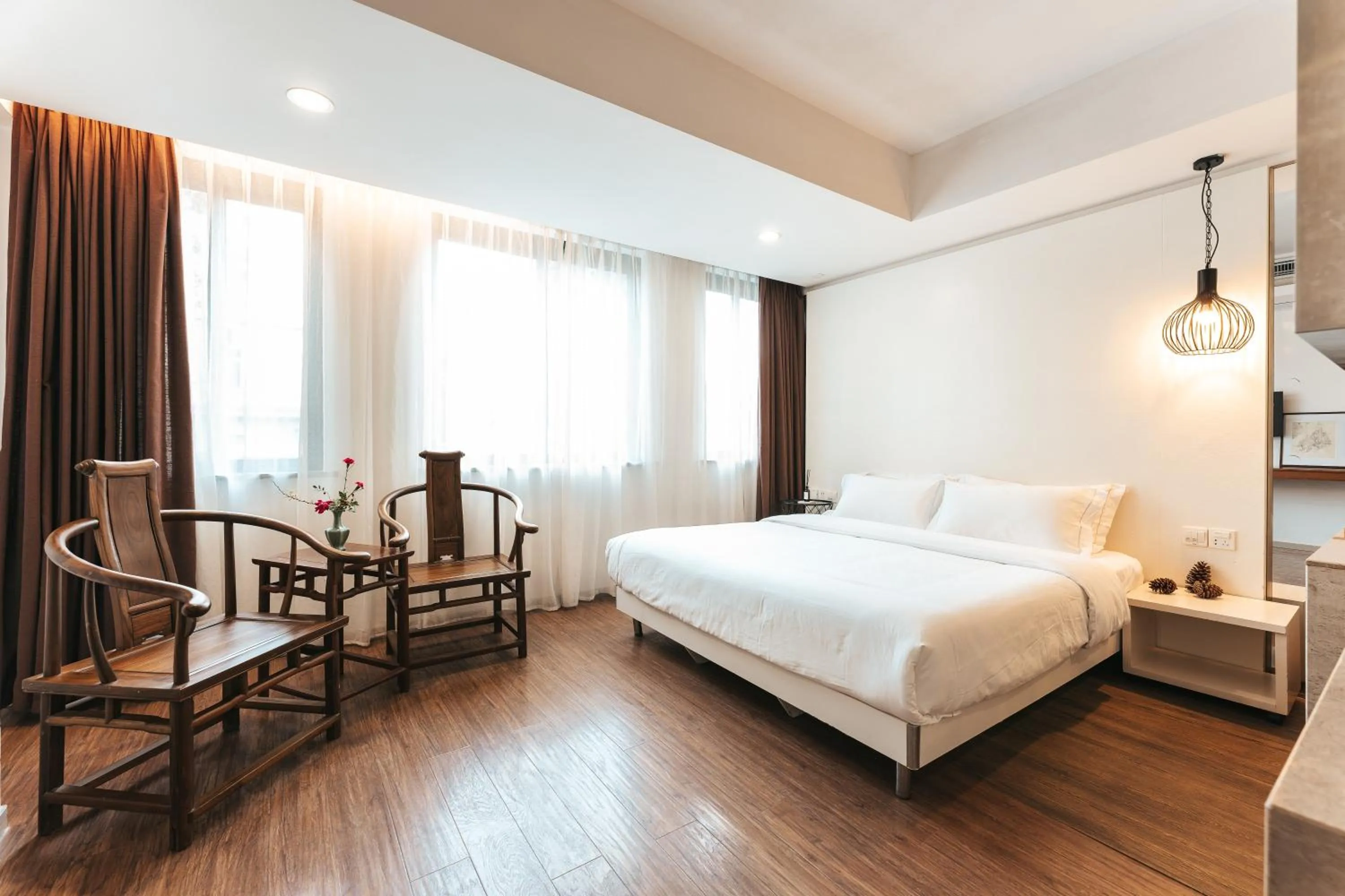 Bedroom, Bed in Xiamen Gulangyu Heitan Hotel