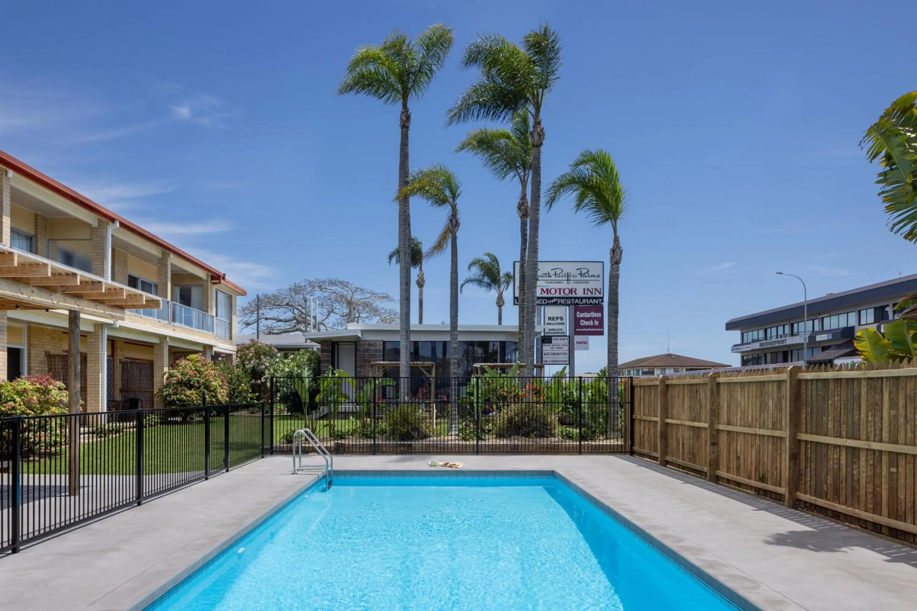 South Pacific Palms Motor Inn