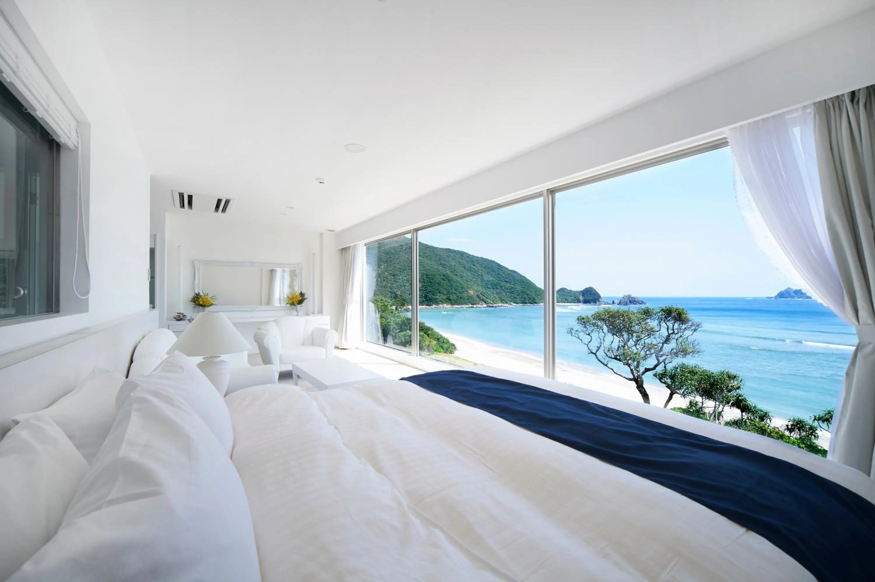 Day, Bed in Hotel The Scene