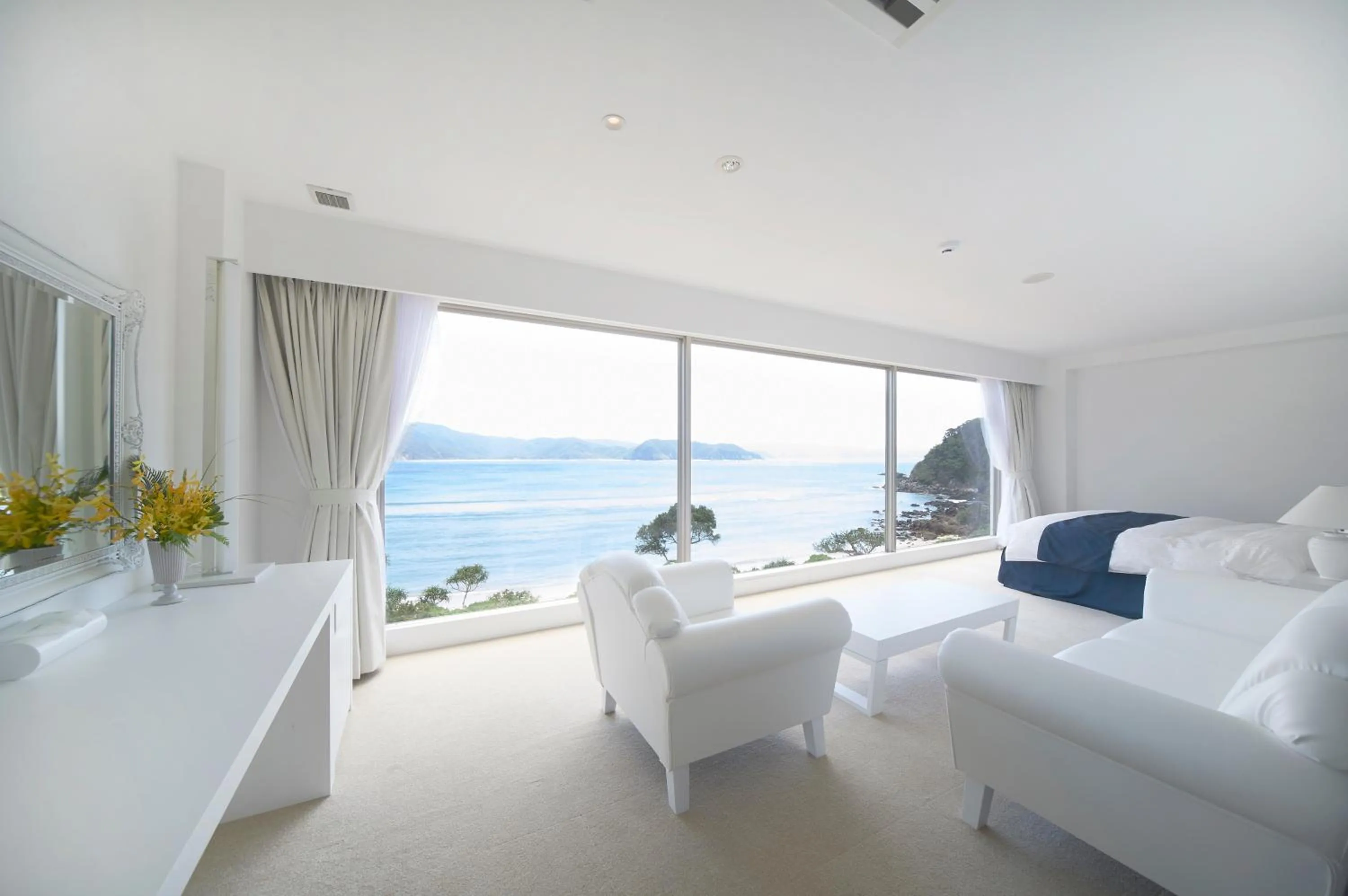 Day, Bed in Hotel The Scene