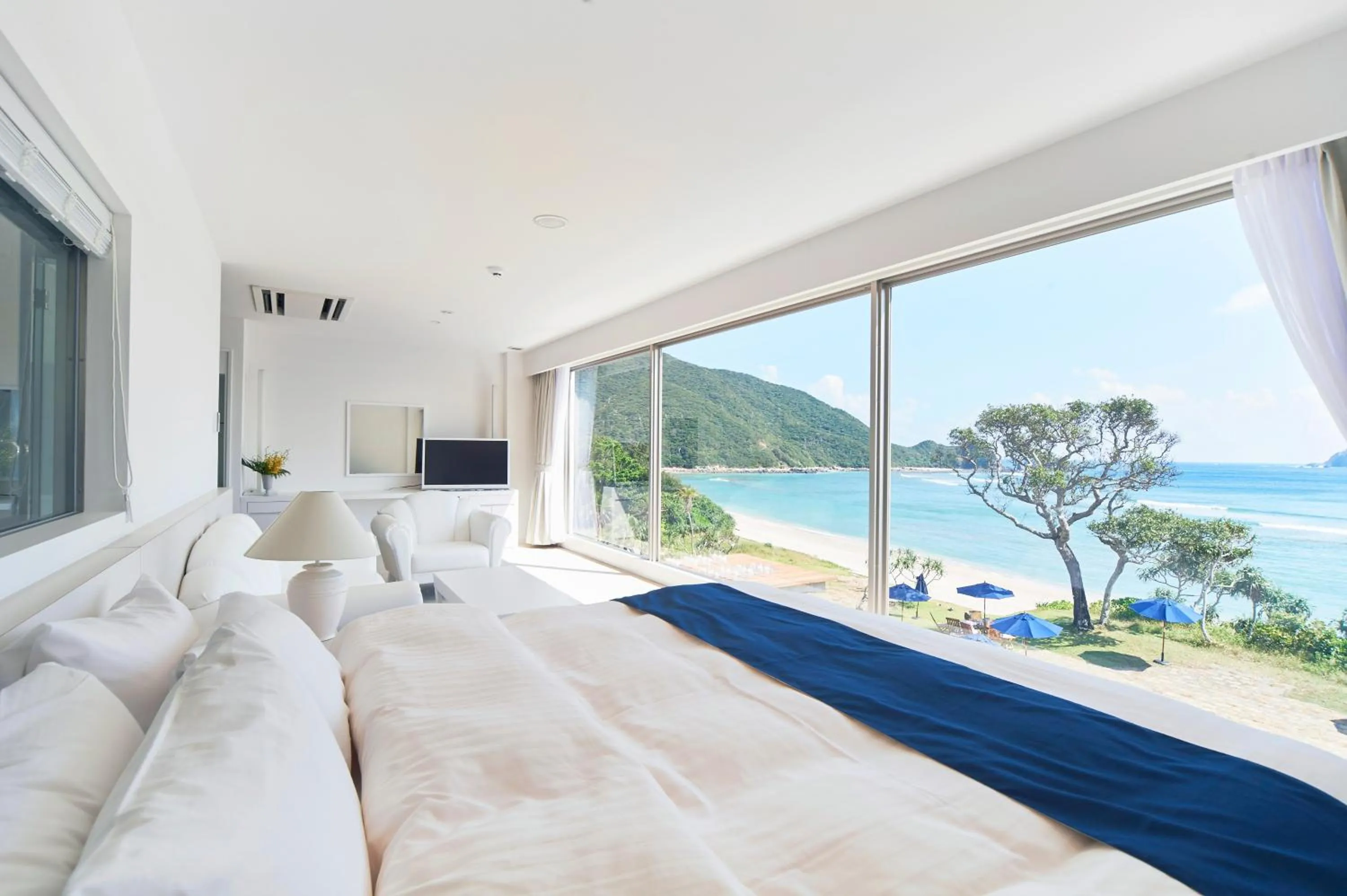 Day, Bed in Hotel The Scene