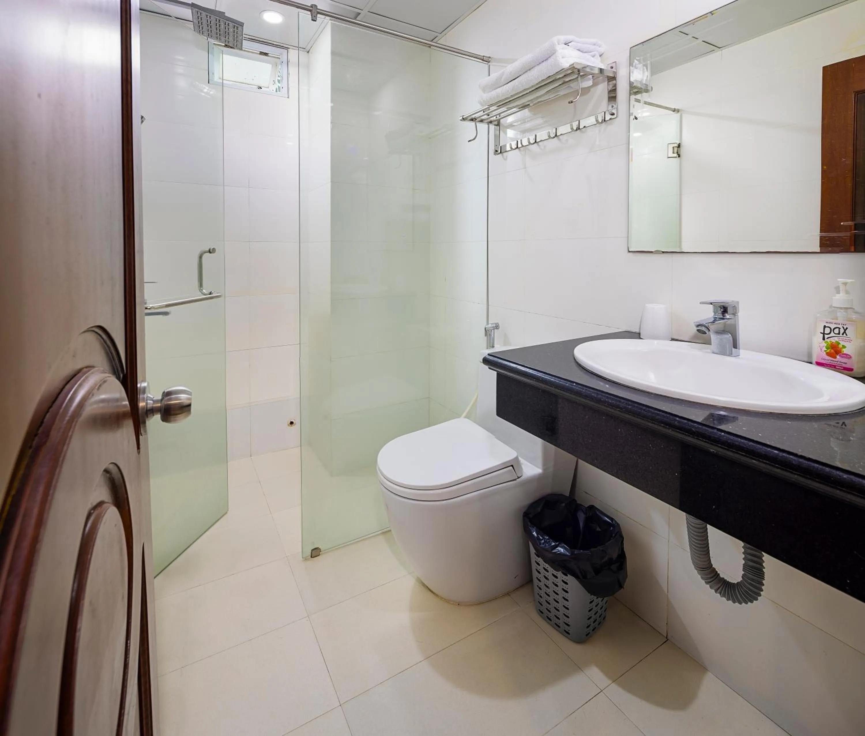 Toilet in Dubai Nha Trang Hotel managed by HT