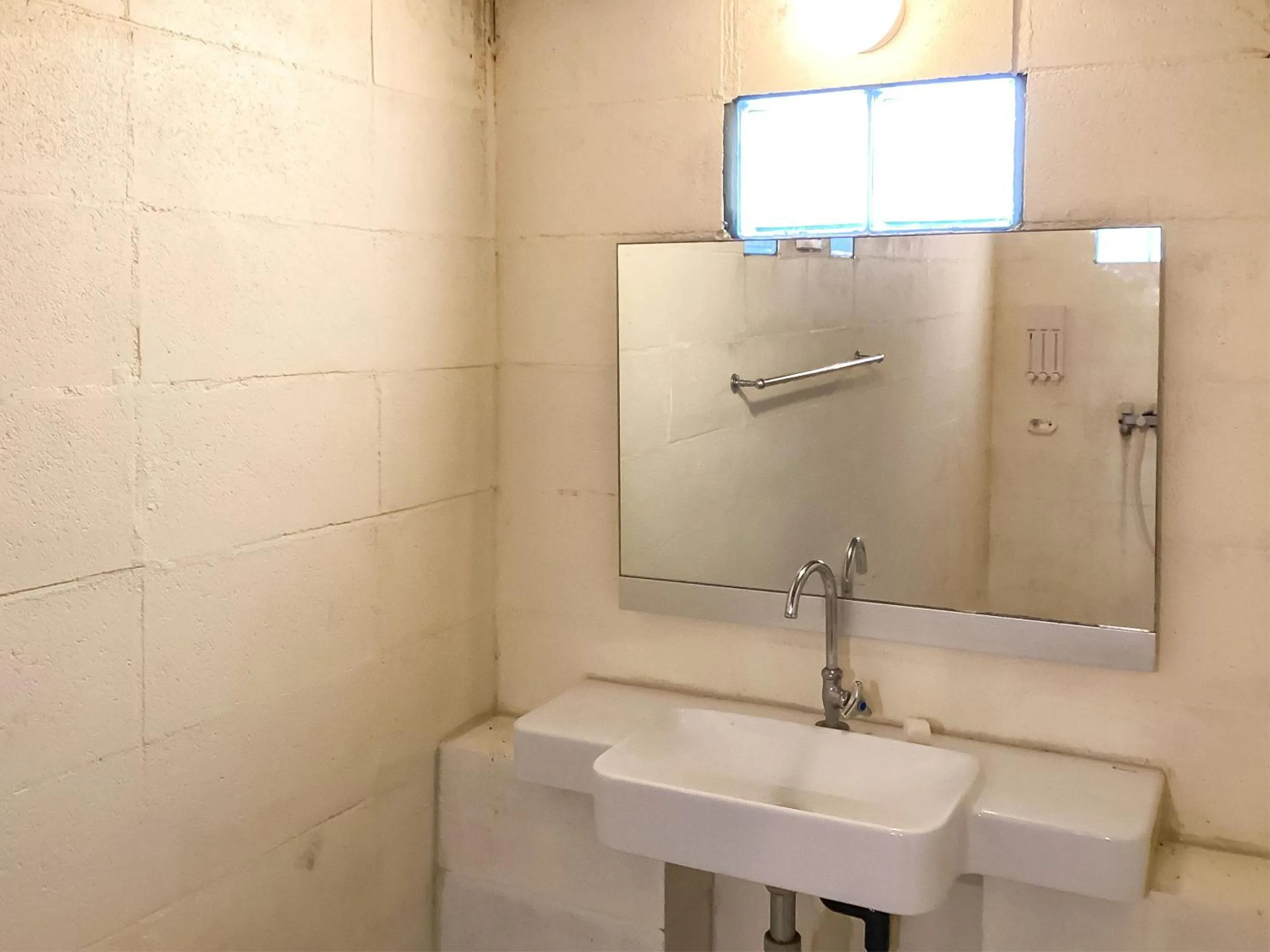 Toilet in Sesoko Island Guest House Kafuu Village