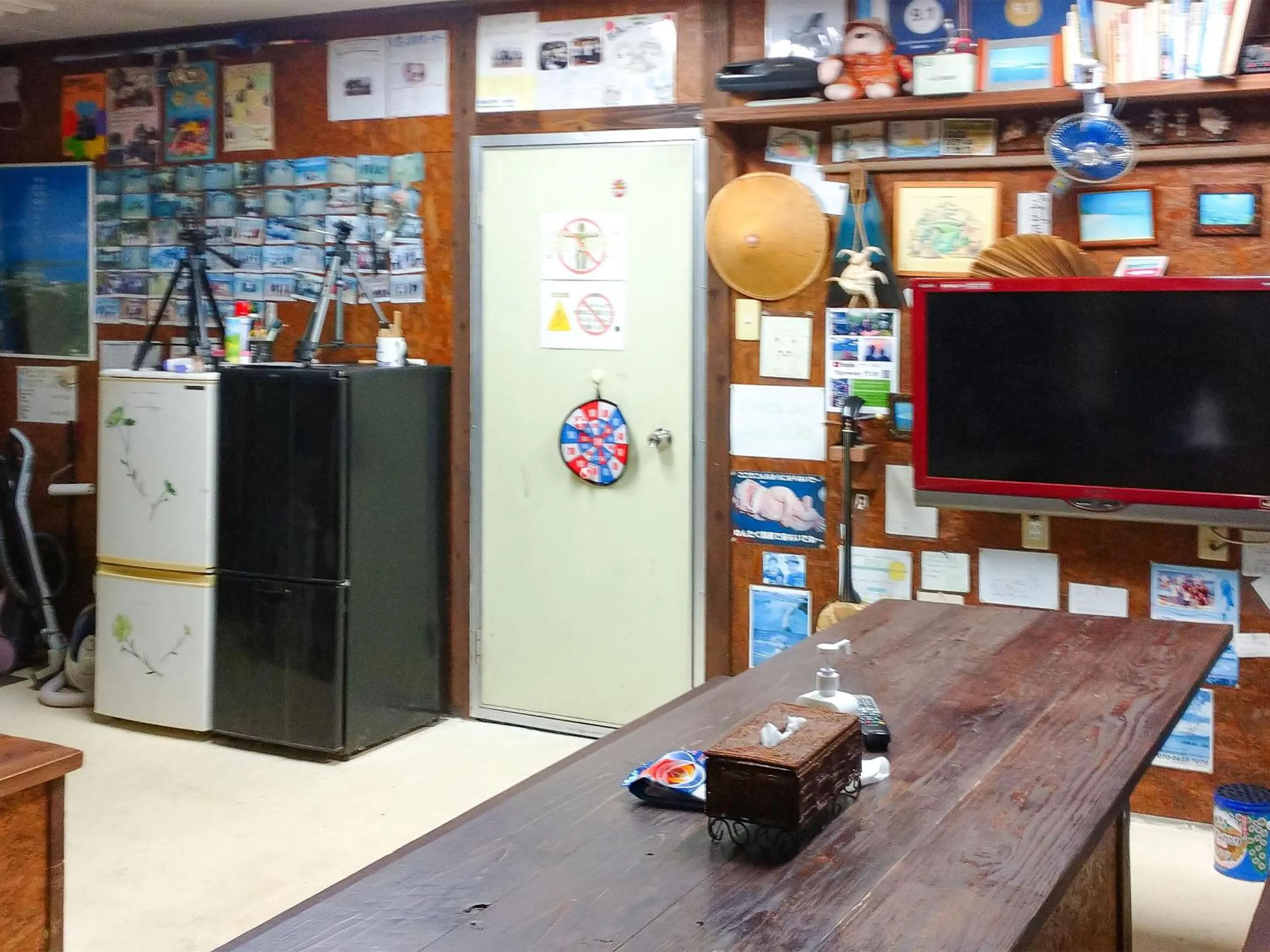 Communal lounge/ TV room in Sesoko Island Guest House Kafuu Village