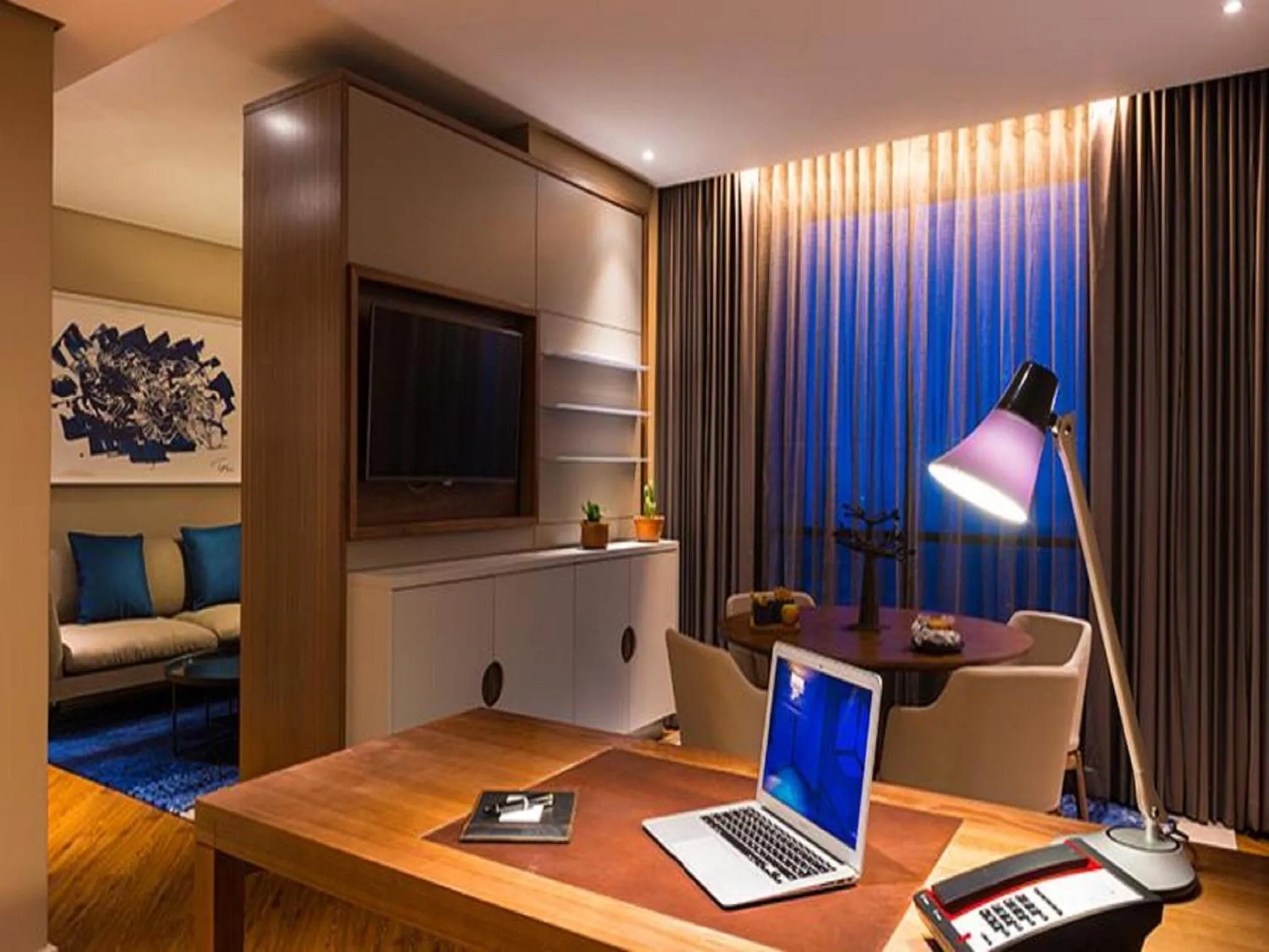 TV and multimedia in Hotel 2 Fevrier