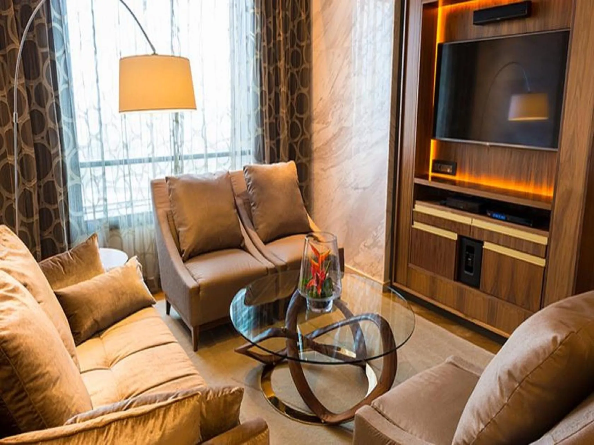 Communal lounge/ TV room in Hotel 2 Fevrier