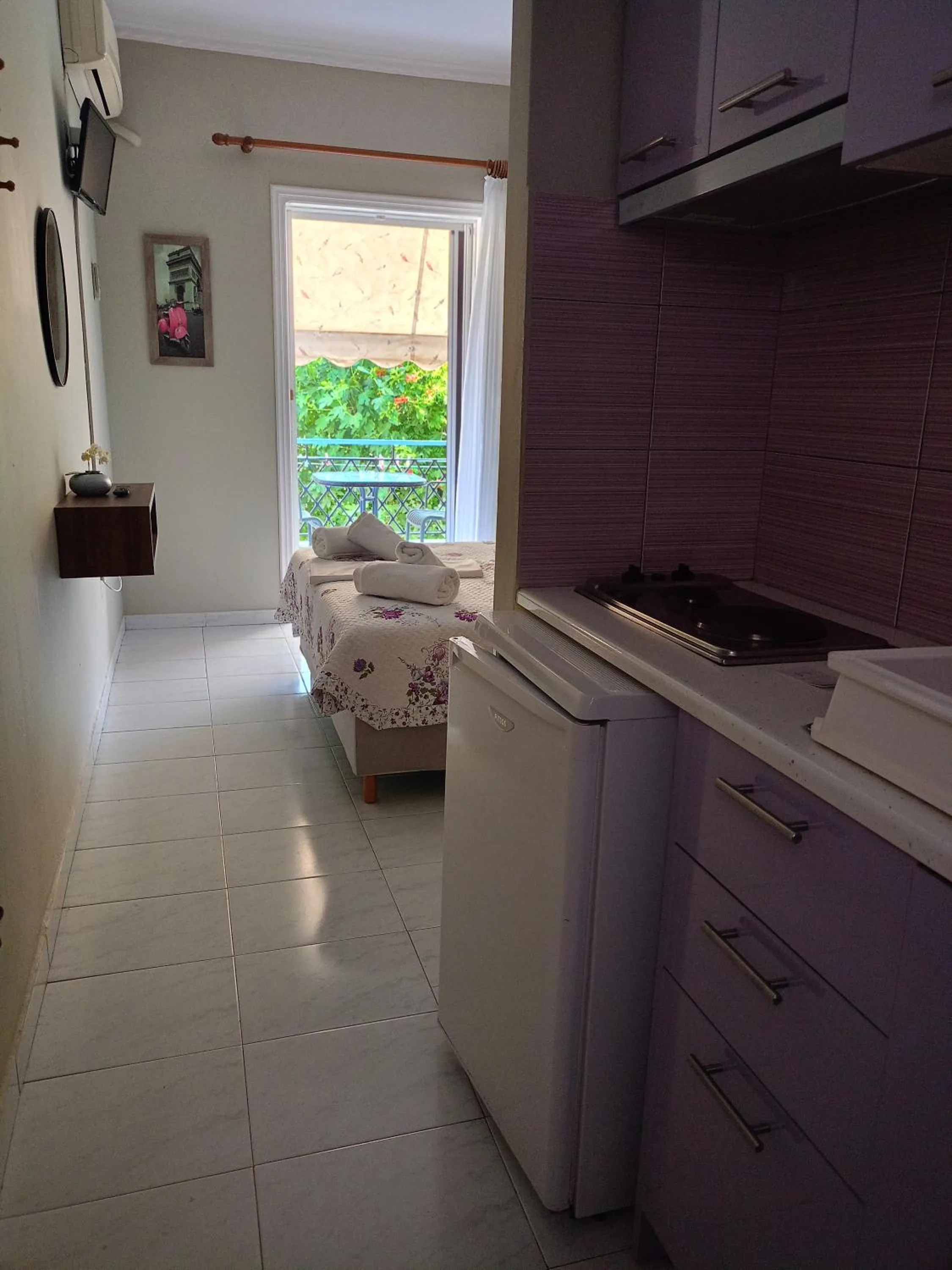 Kitchen or kitchenette in Apartments Filoxenia Zois