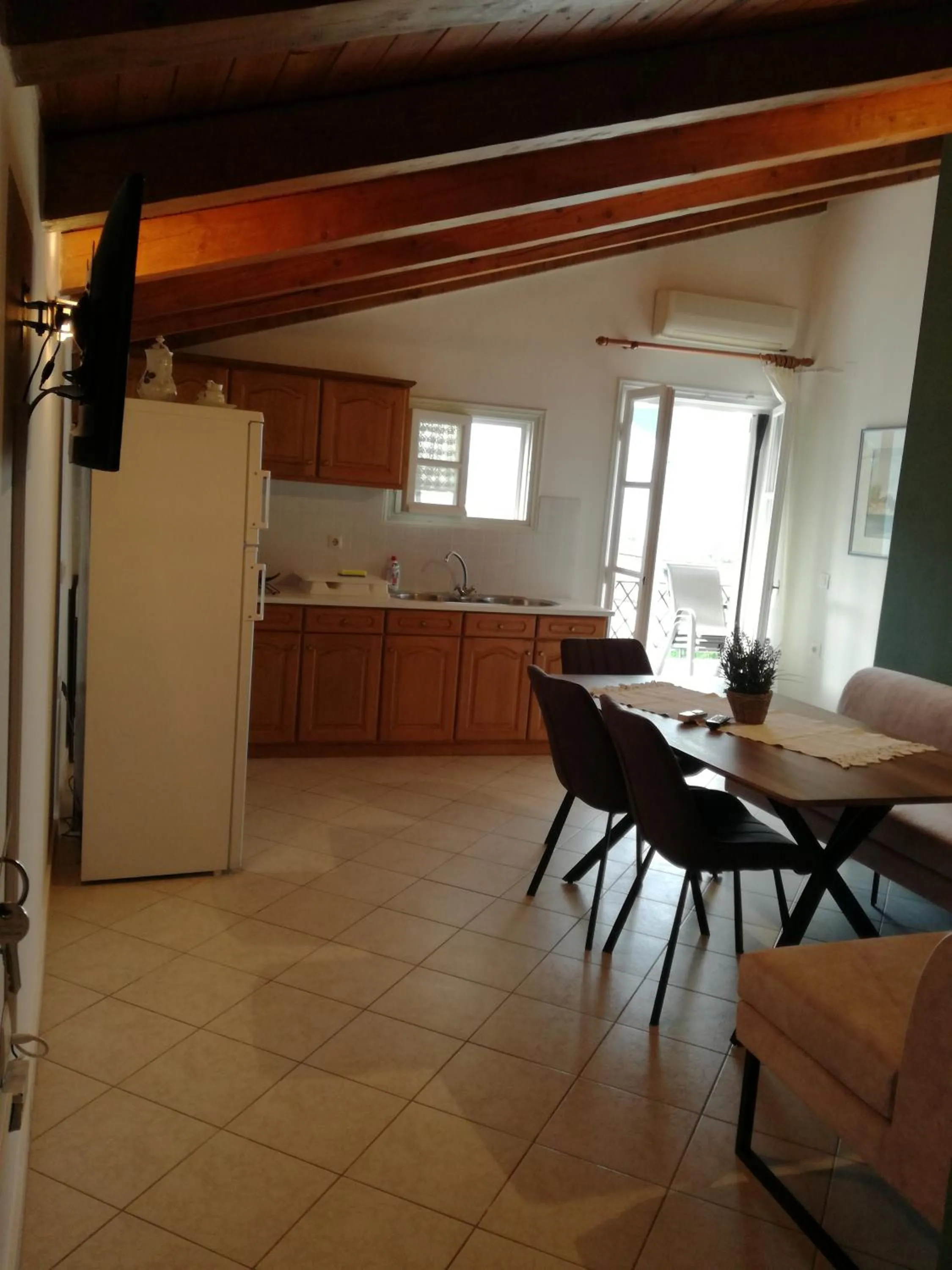 Dining area in Apartments Filoxenia Zois