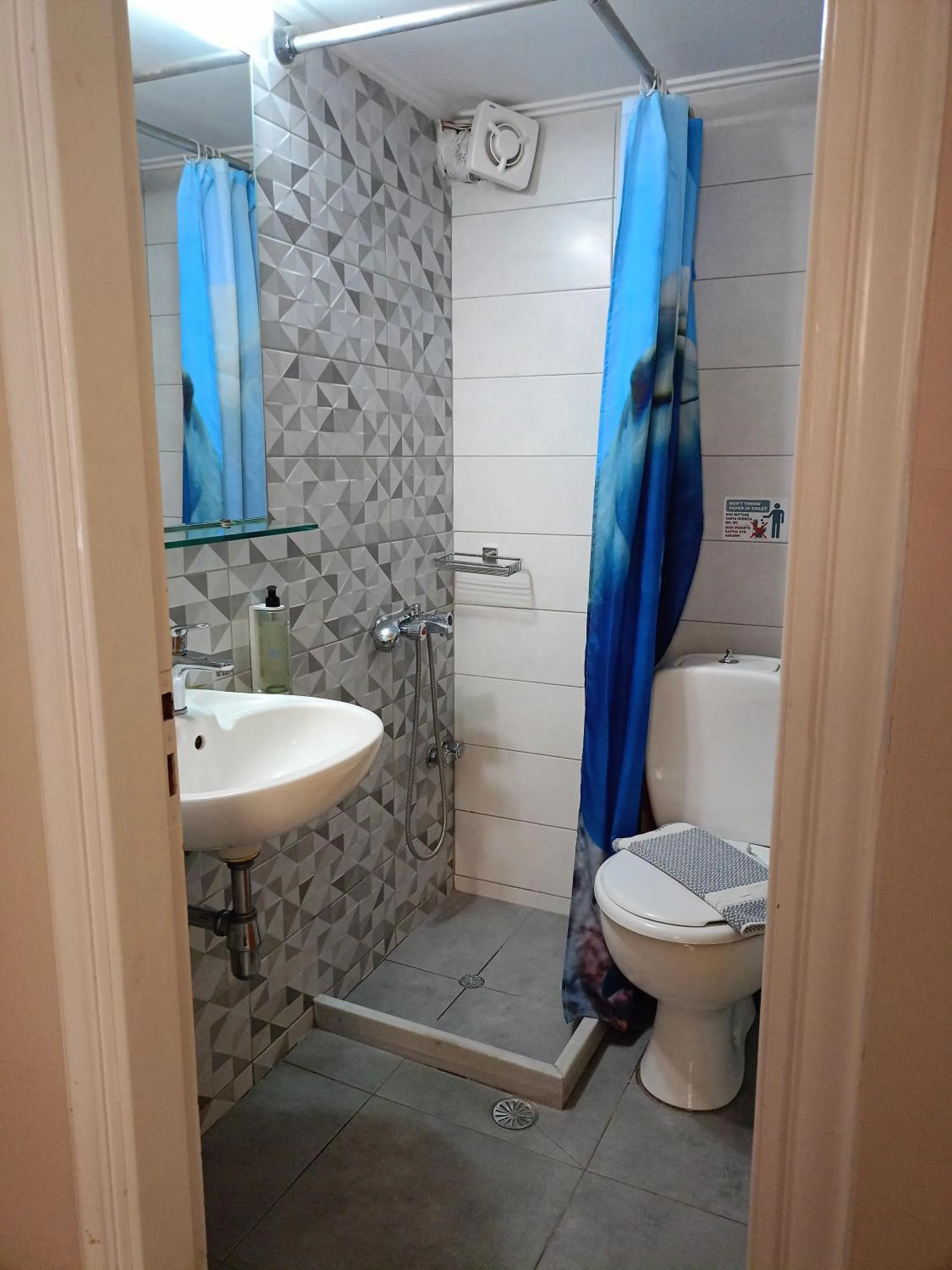 Bathroom in Apartments Filoxenia Zois