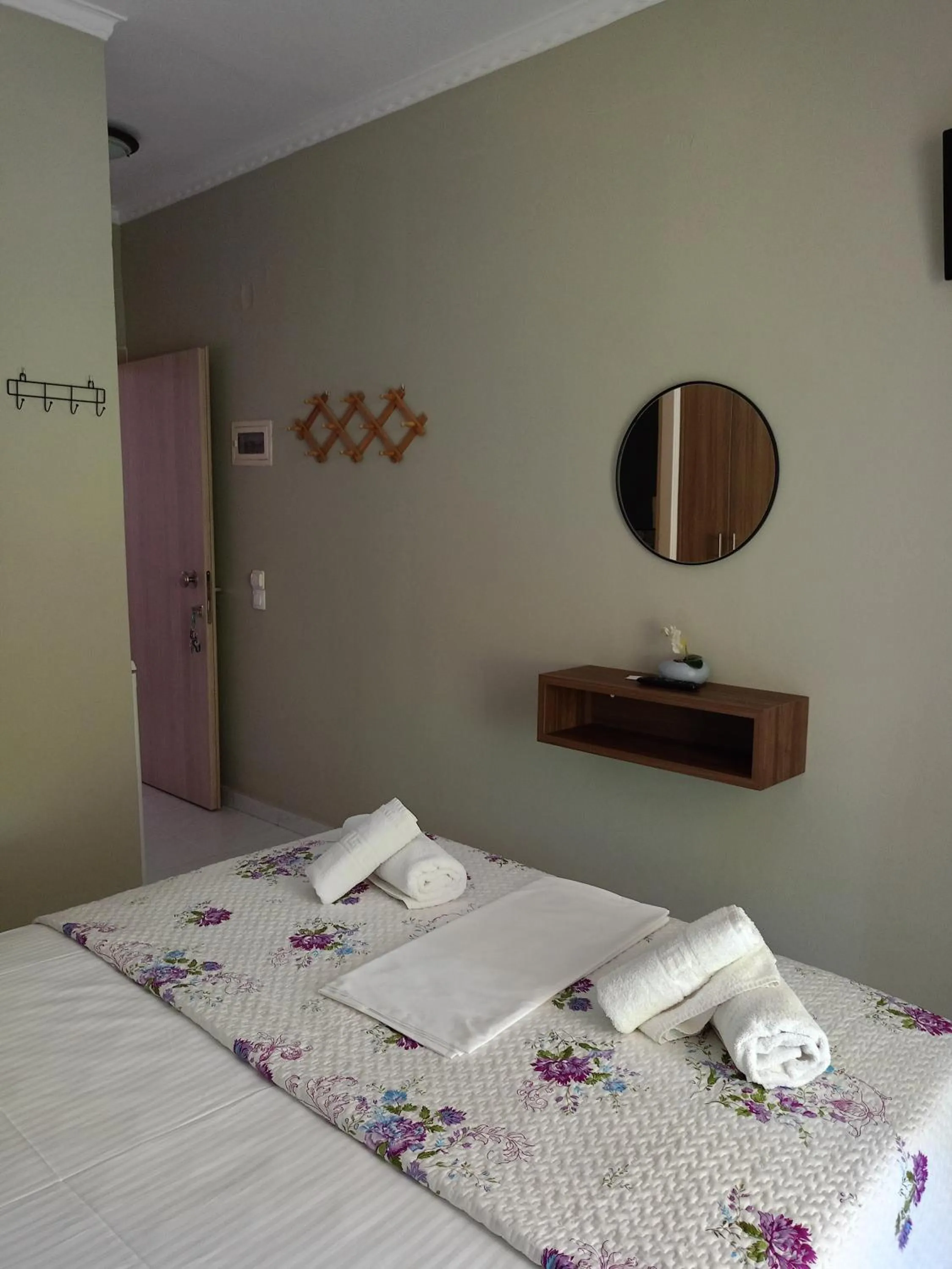 Bedroom, Bed in Apartments Filoxenia Zois