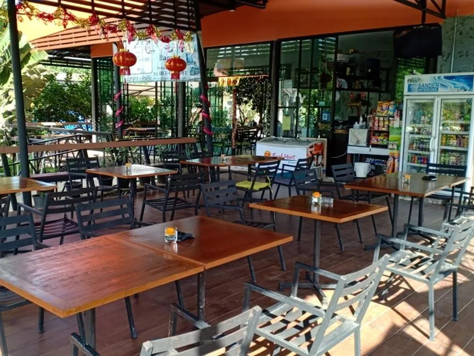 Restaurant/places to eat in Banana Resort Sadao