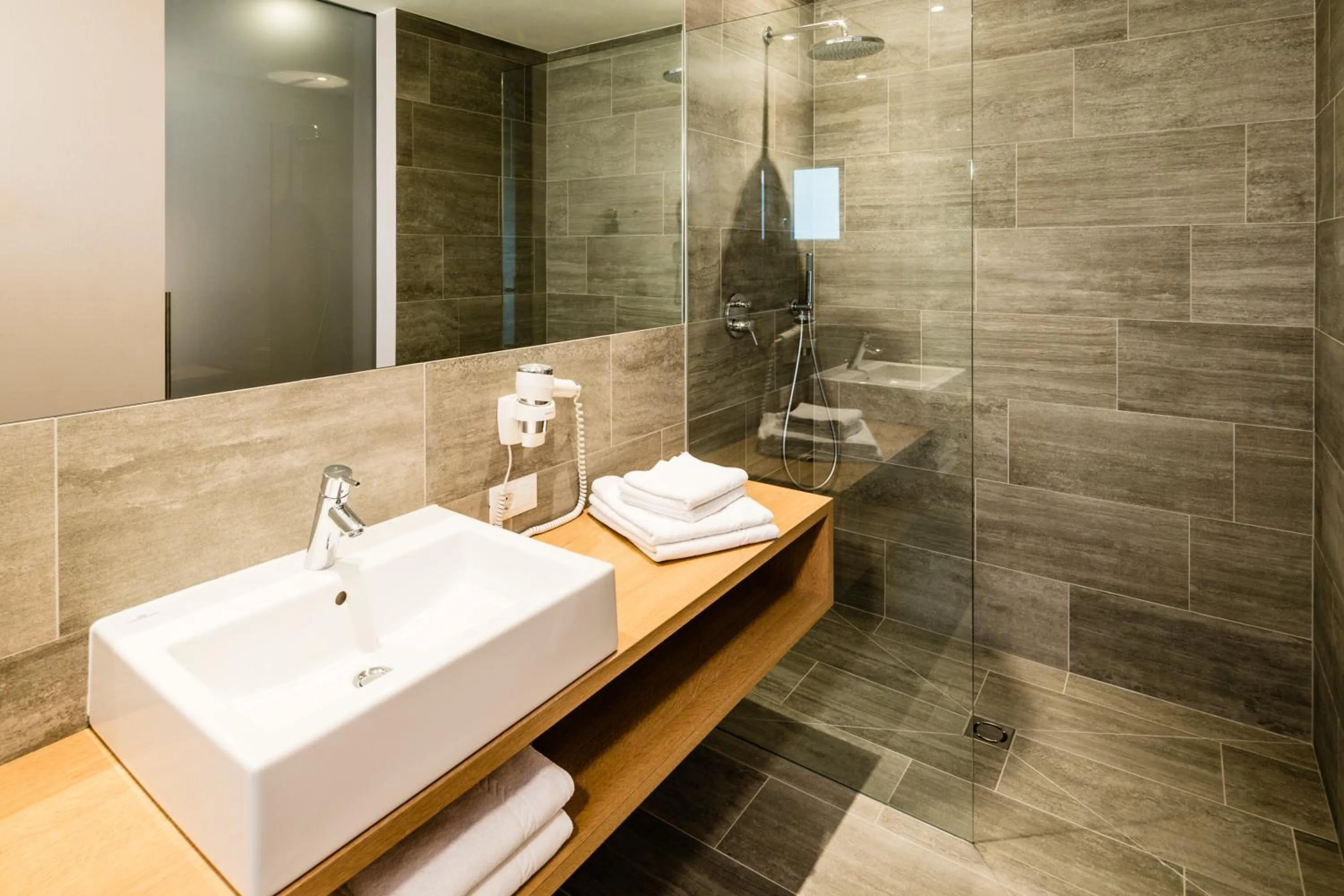 Bathroom in Hotel Jardis