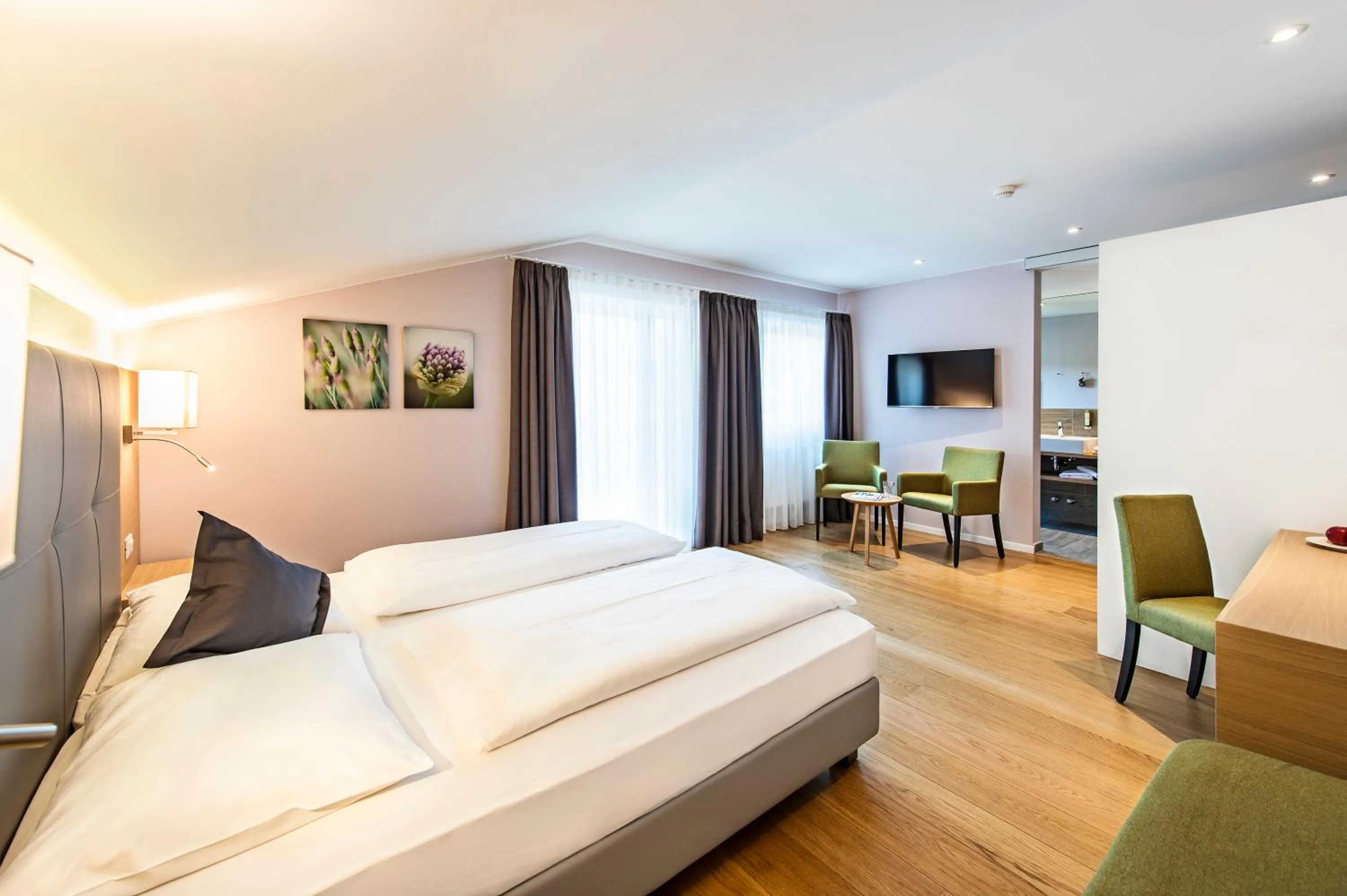 Photo of the whole room in Hotel Jardis