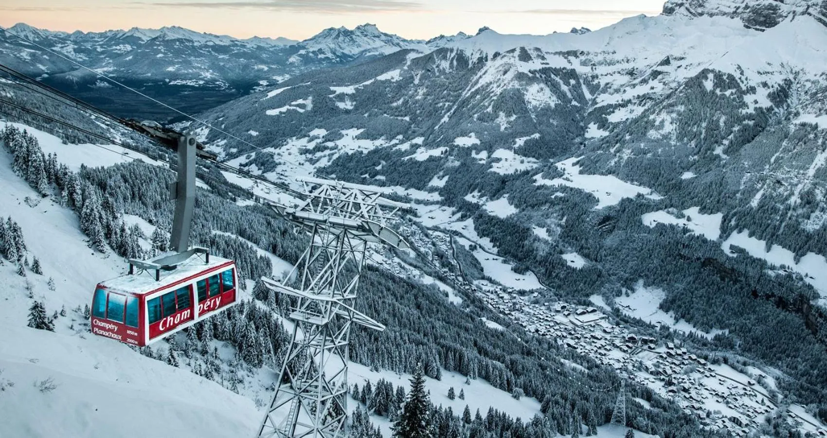 Mountain view in Hôtel Le White - Le 42 Restaurant