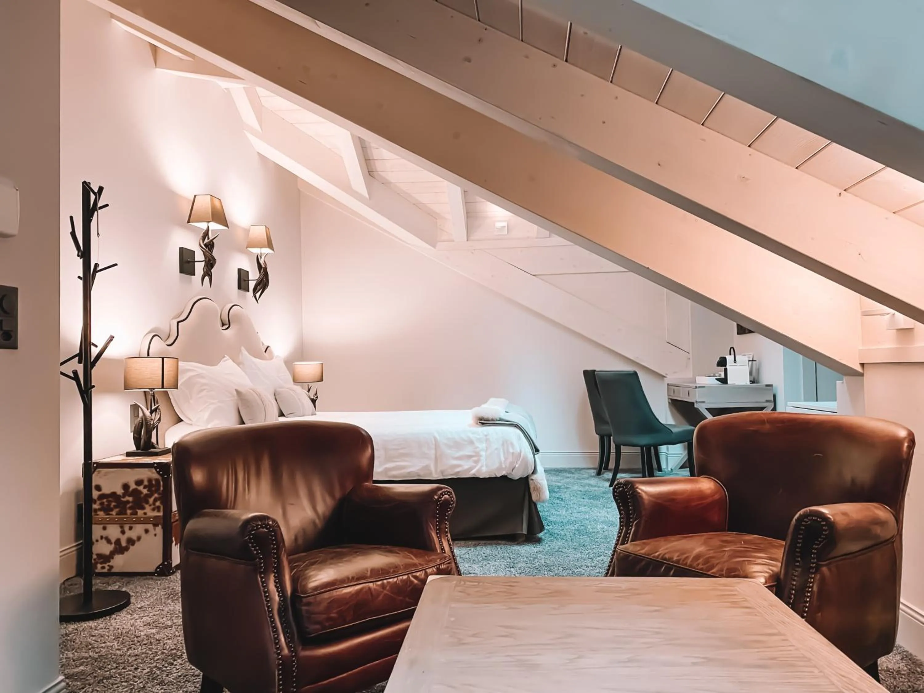 Photo of the whole room in Hôtel Le White - Le 42 Restaurant