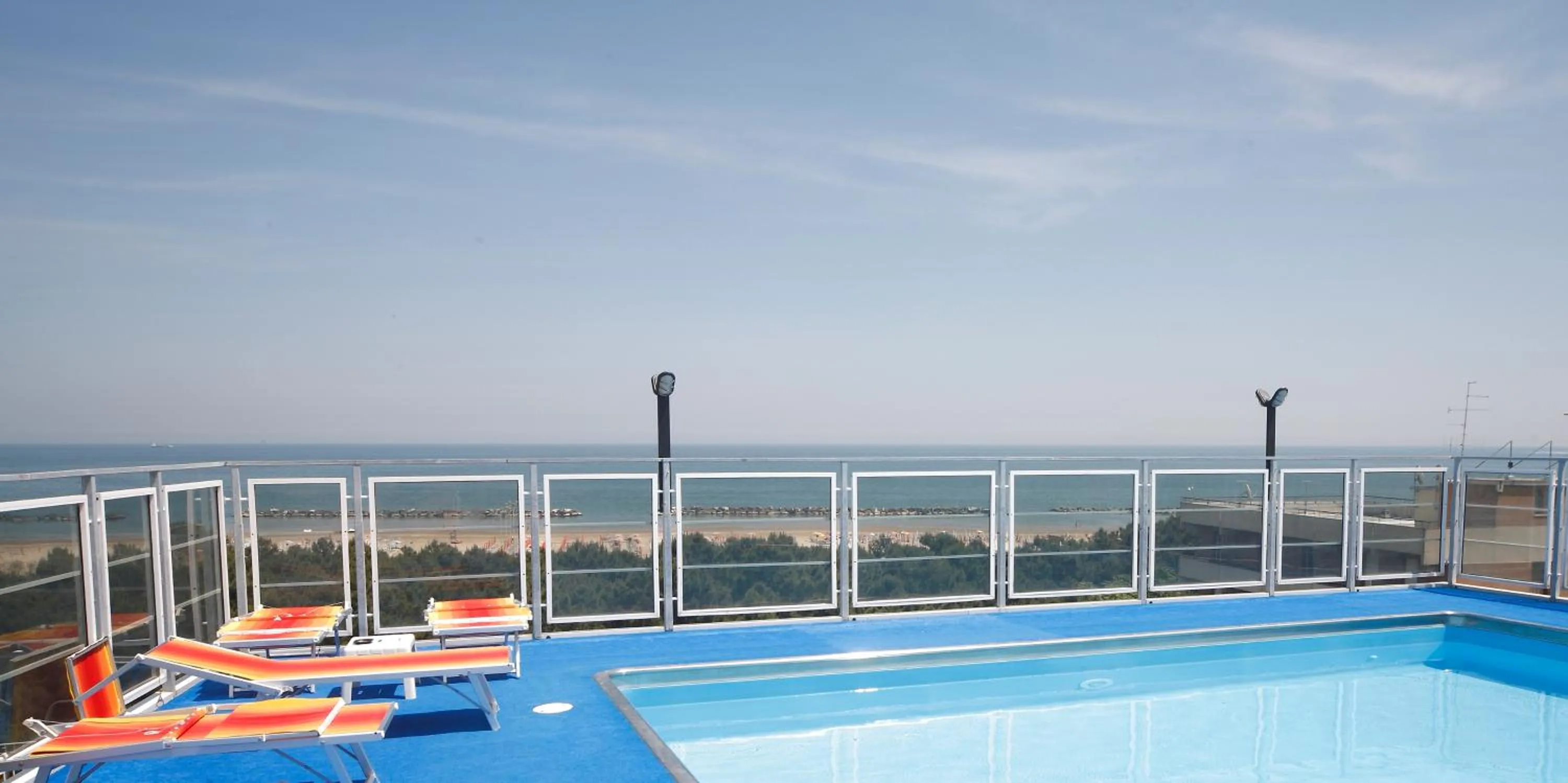 Swimming pool in Hotel Sorriso