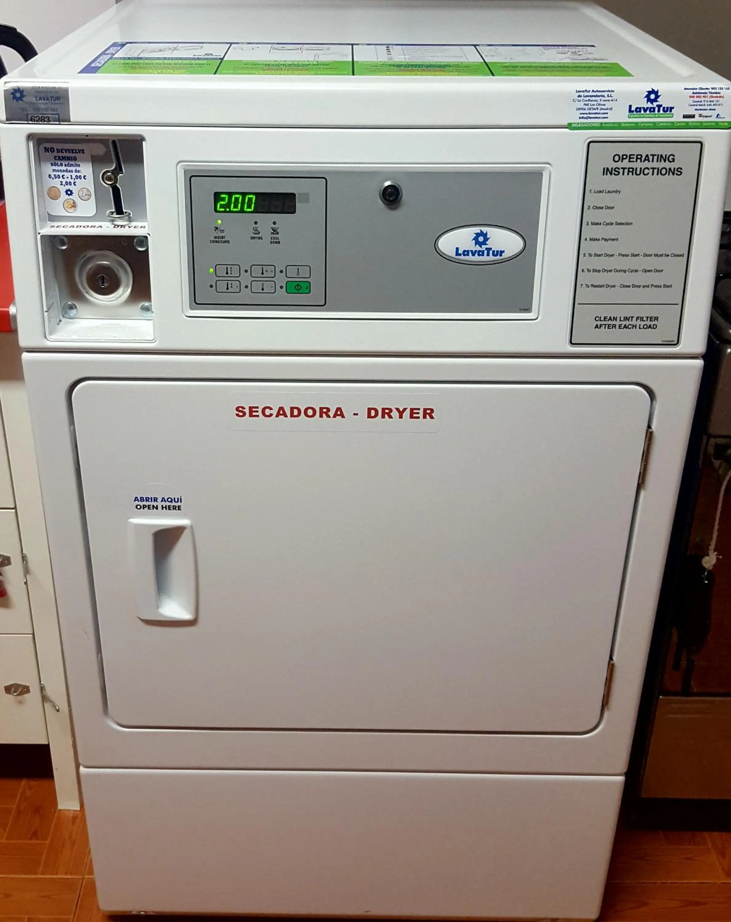 dryer in Castilho 63 Hostel & Suites