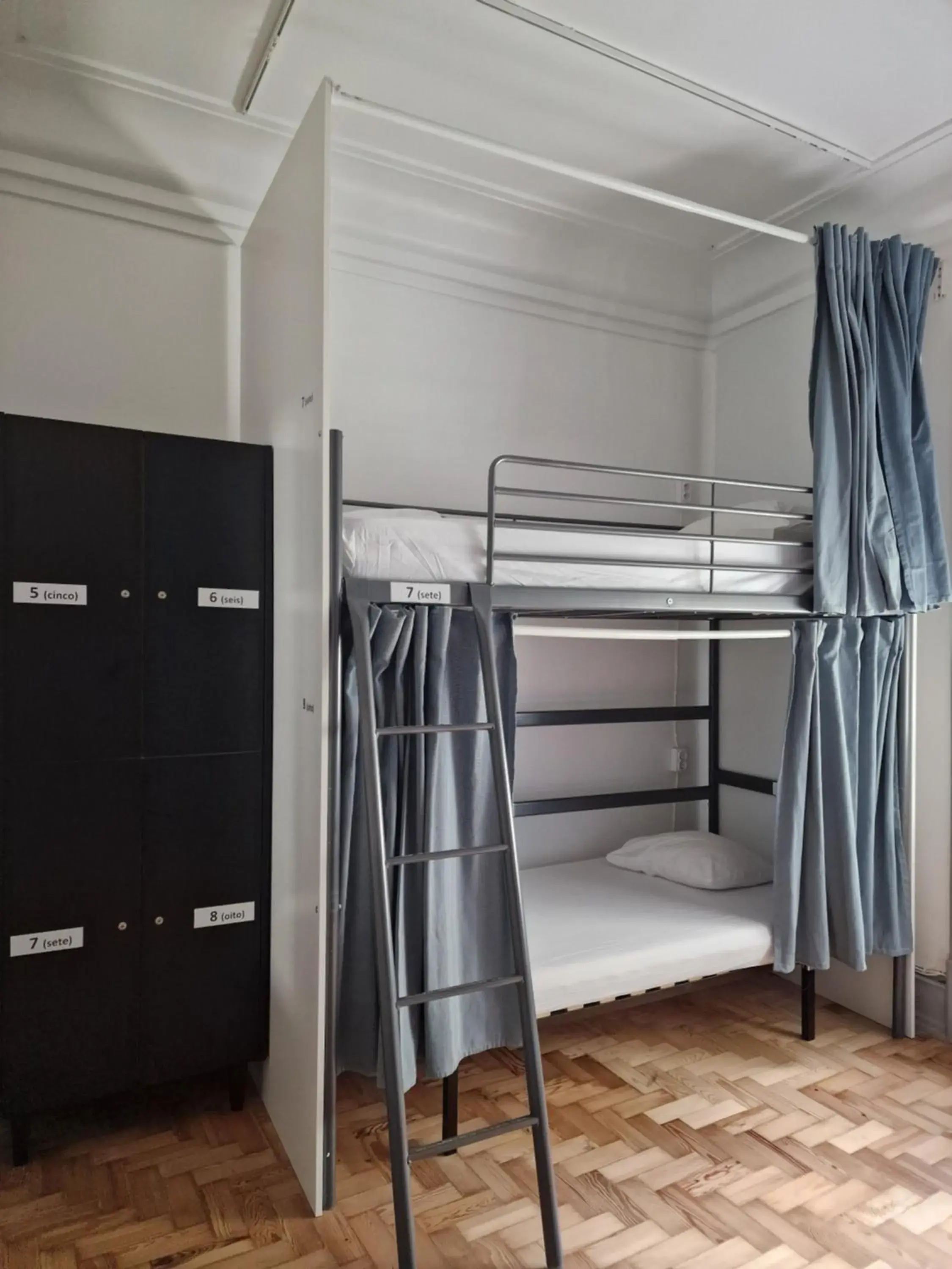 Bed in 8-Bed Female Dormitory Room in Castilho 63 Hostel & Suites Bed in 8-Bed Female Dormitory Room in Castilho 63 Hostel & Suites