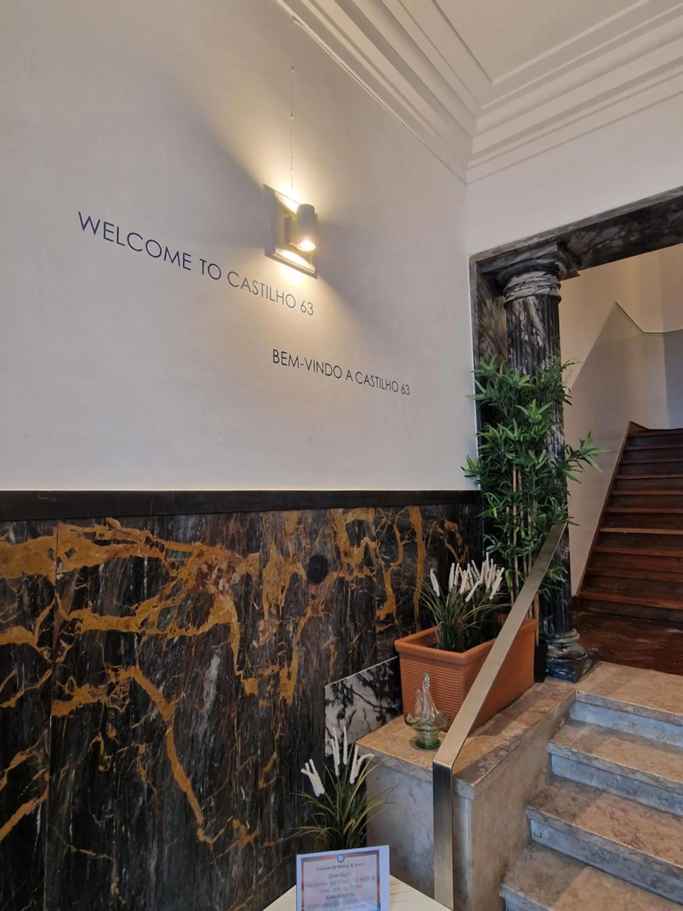 Facade/entrance in Castilho 63 Hostel & Suites