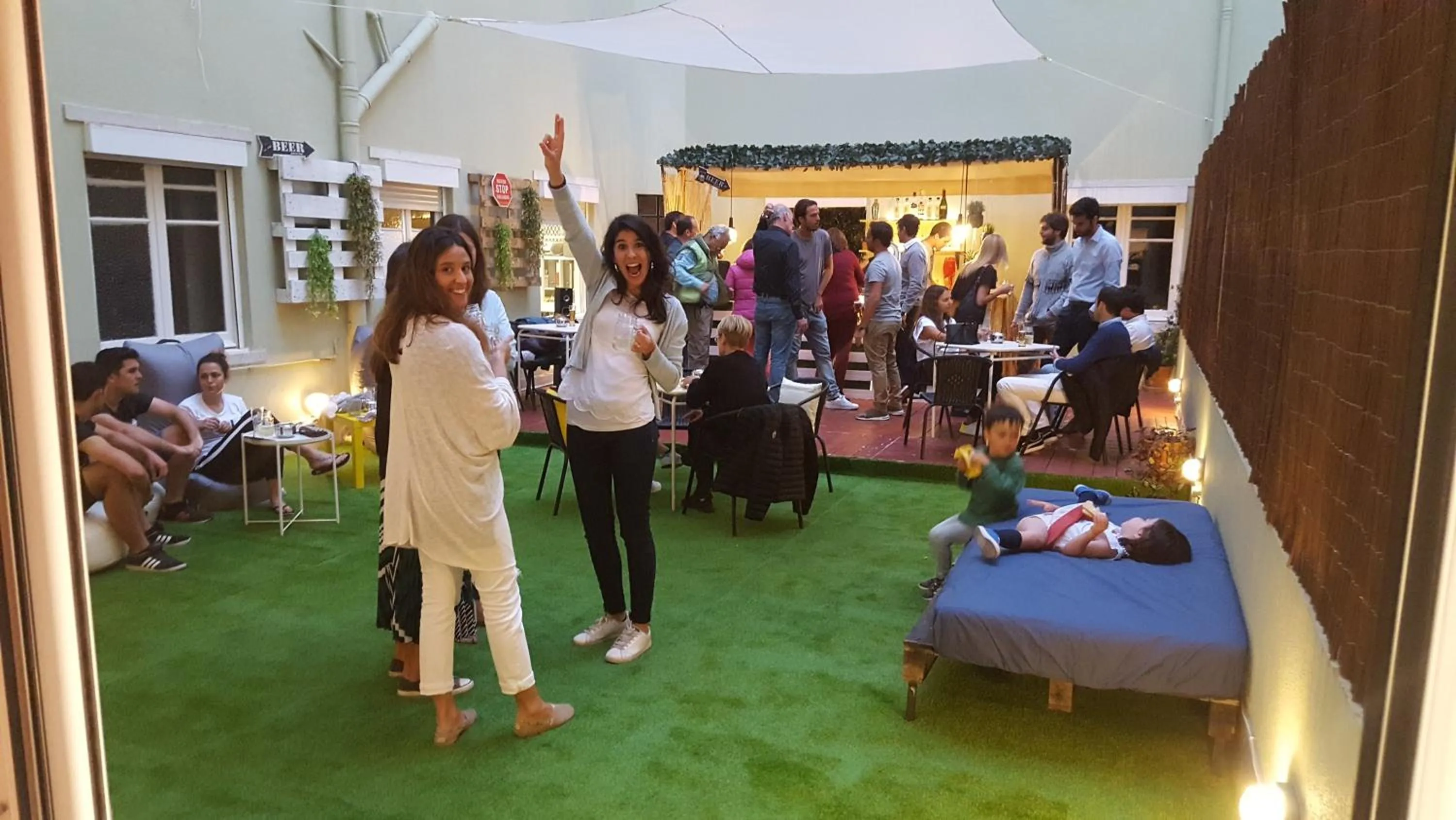 People in Castilho 63 Hostel & Suites