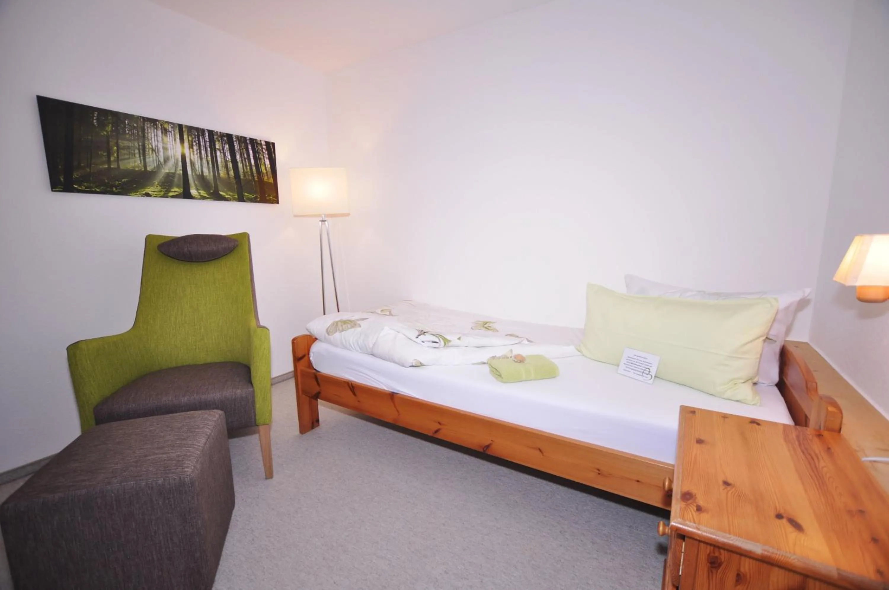 Photo of the whole room, Bed in Berghüs Schratt - EINFACH ANDERS - Ihr vegetarisches und veganes Biohotel