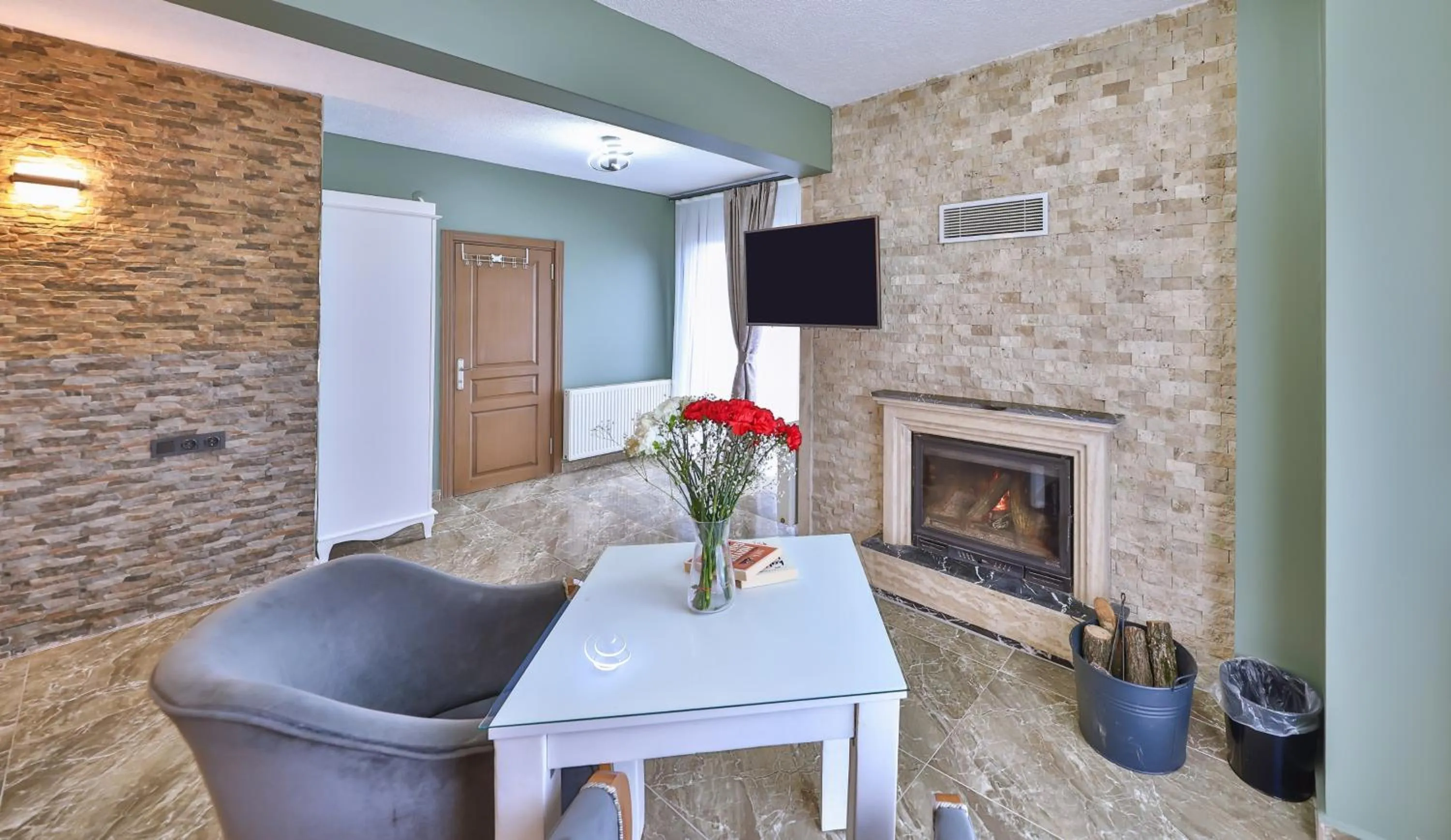 TV and multimedia in Agva Teras Garden Hotel & Bungalow