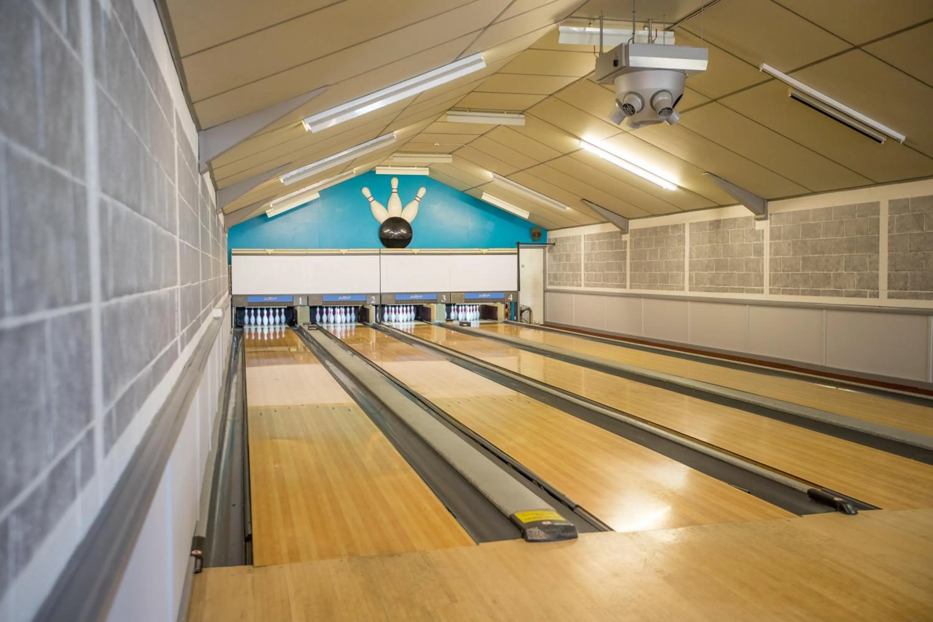 Activities in Lakeside Lodge