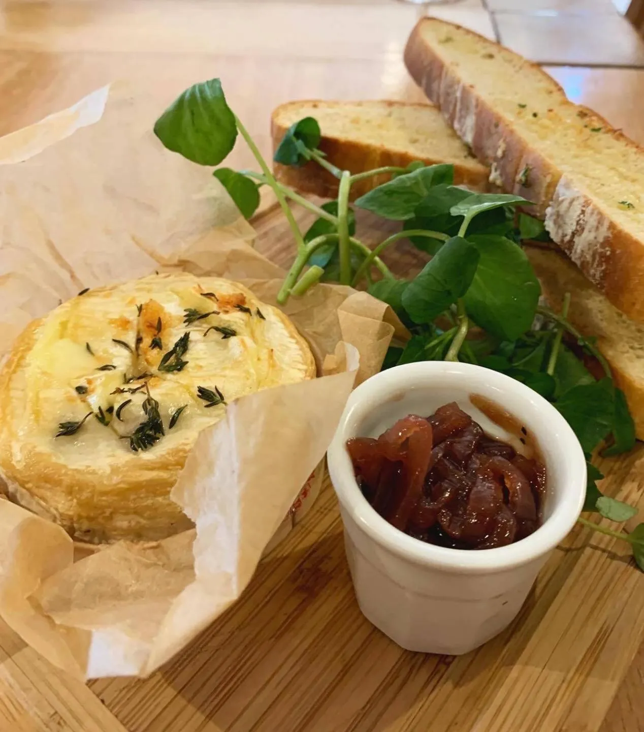 Food and drinks in Lakeside Lodge