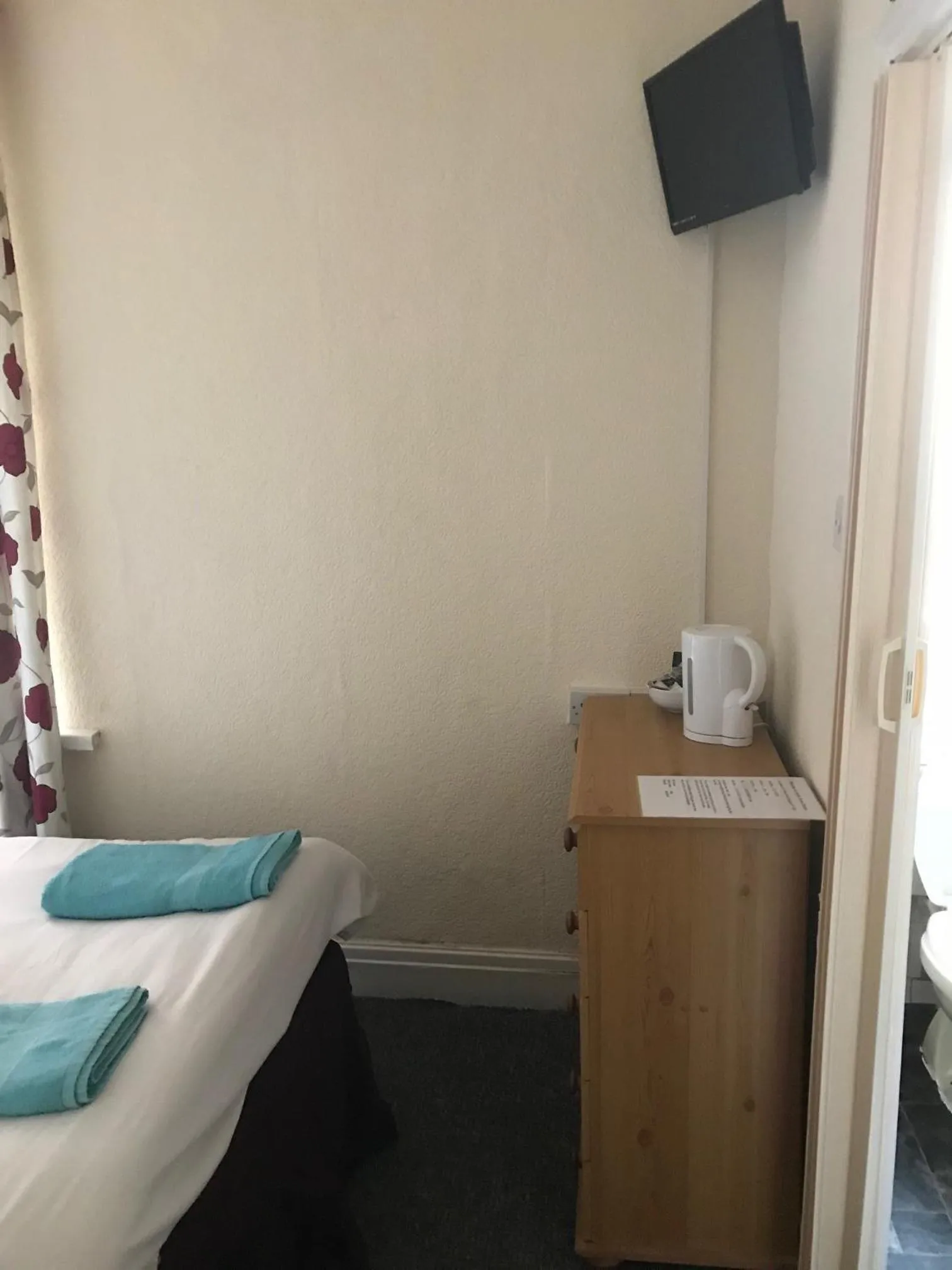 Bedroom, TV/Entertainment Center in Oasis