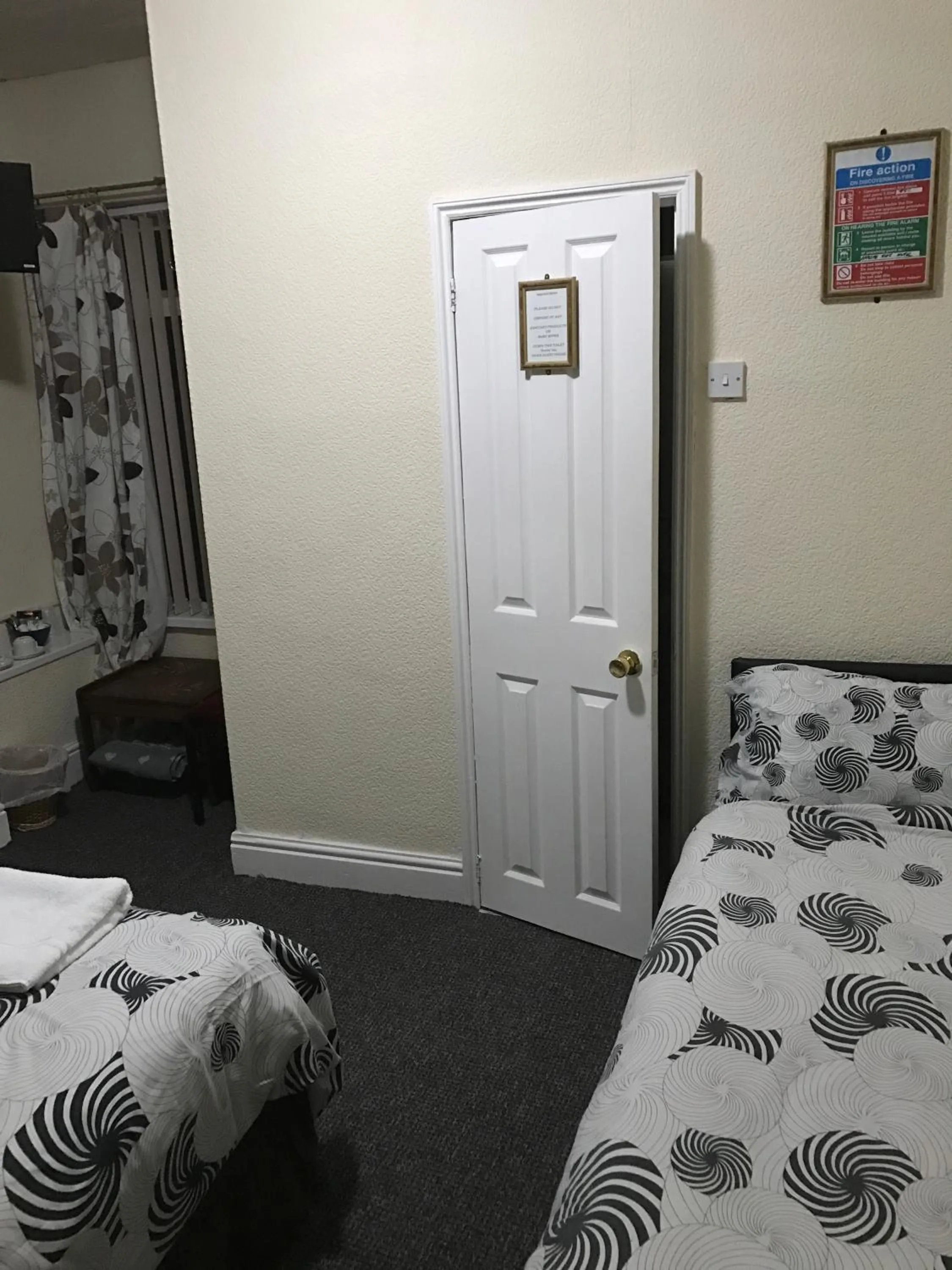 Photo of the whole room in Oasis