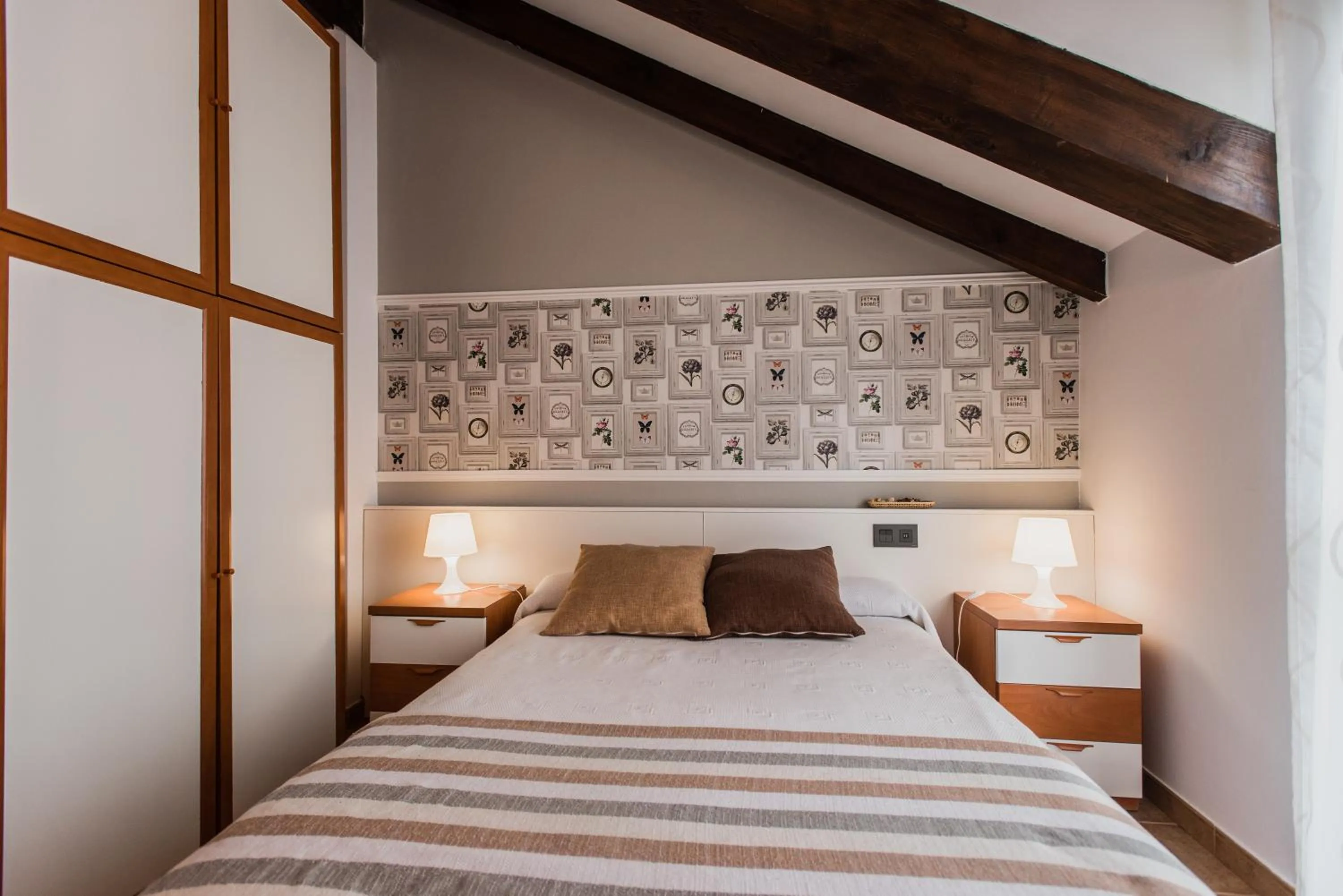 Bedroom, Bed in Apartamentos River Santander