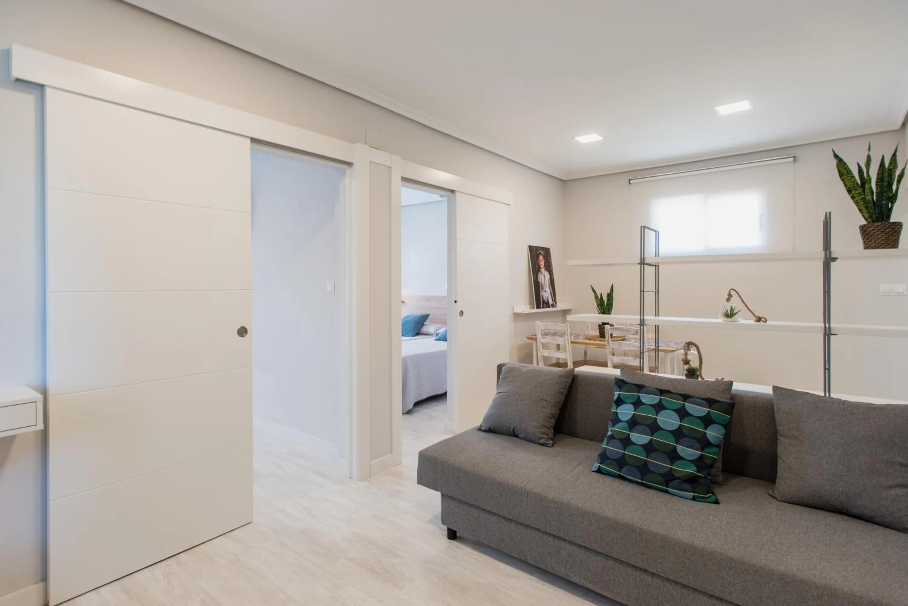 Living room, Bed in Apartamentos River Santander