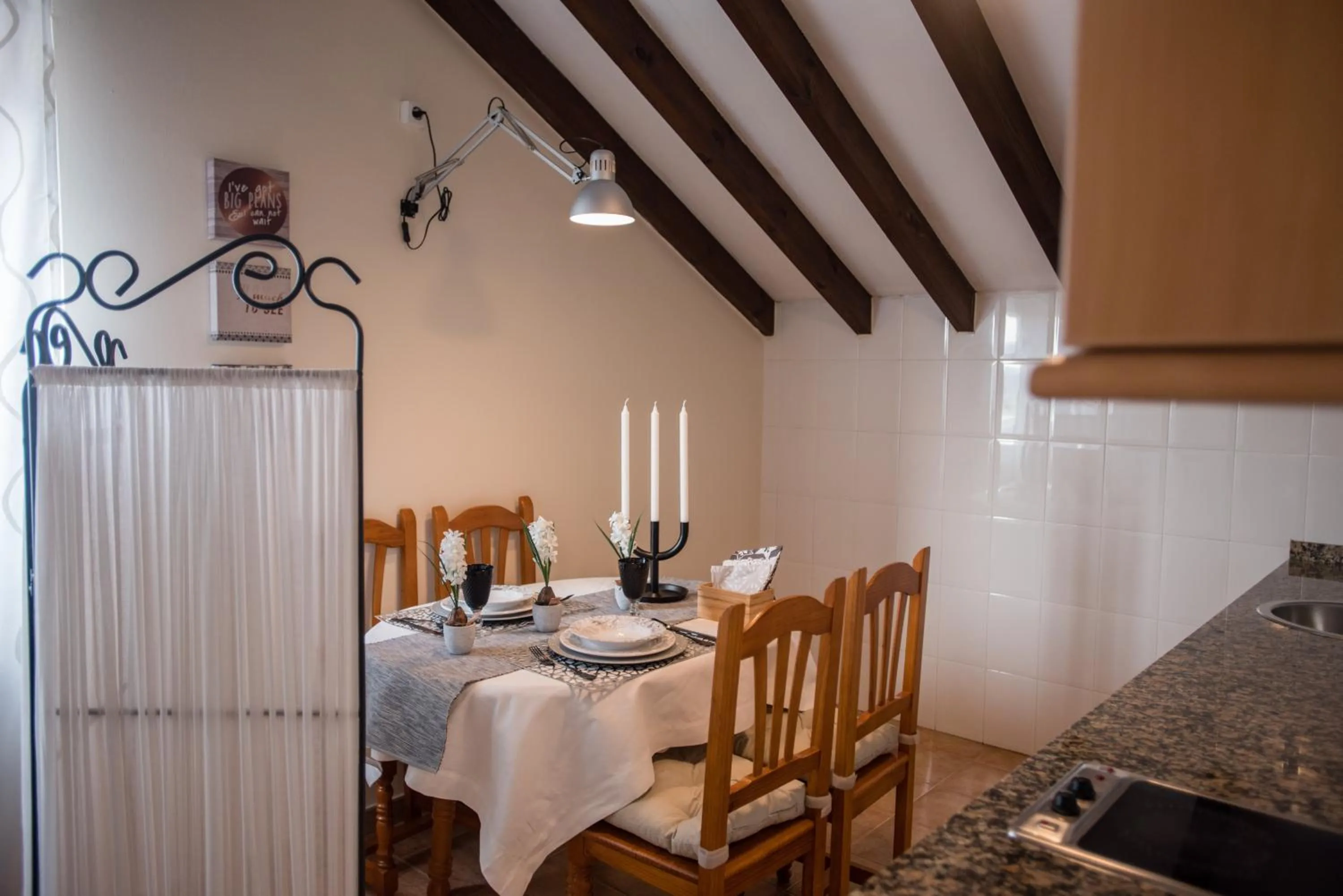 Kitchen or kitchenette in Apartamentos River Santander