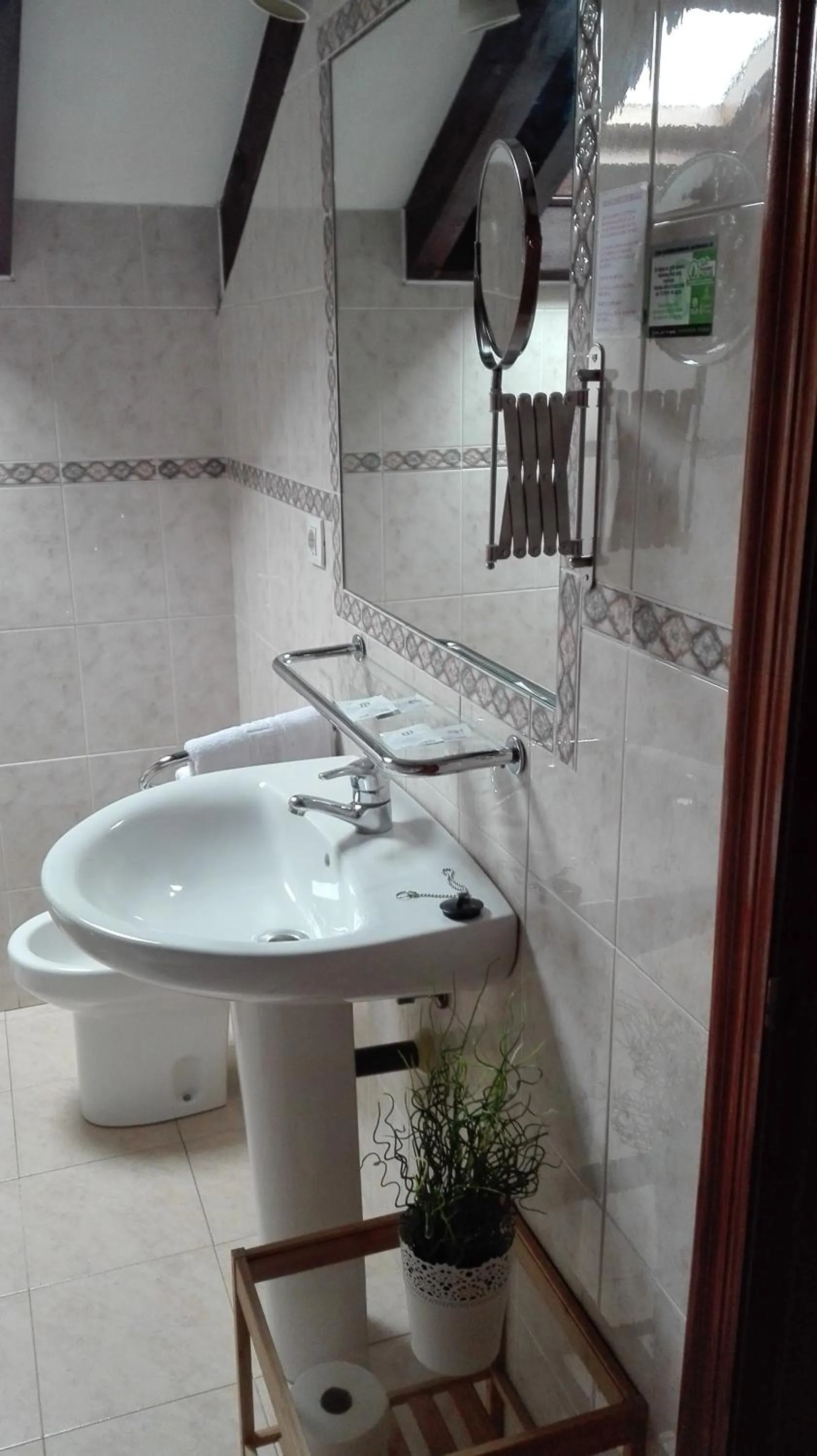 Bathroom in Apartamentos River Santander