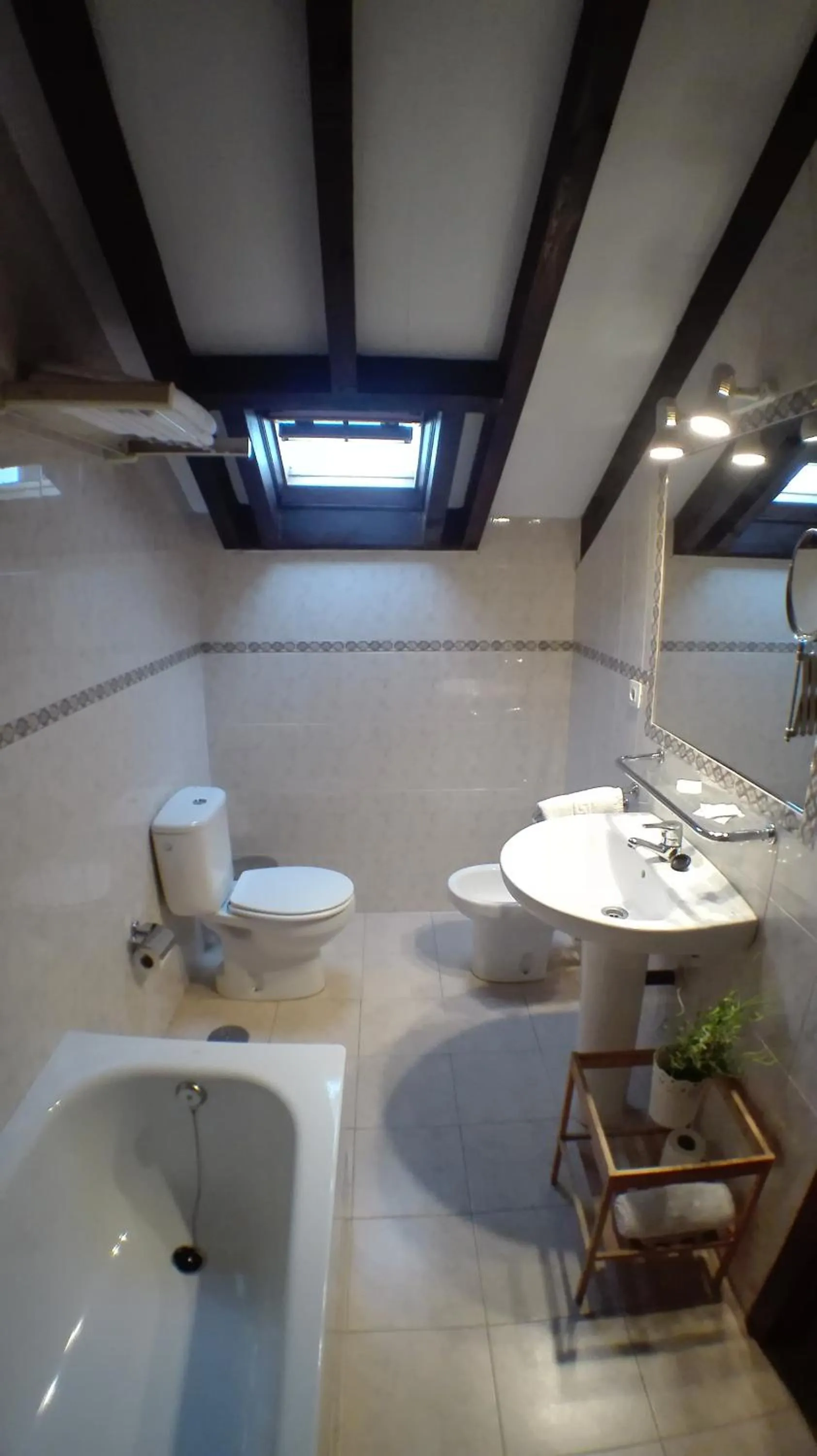 Bathroom in Apartamentos River Santander