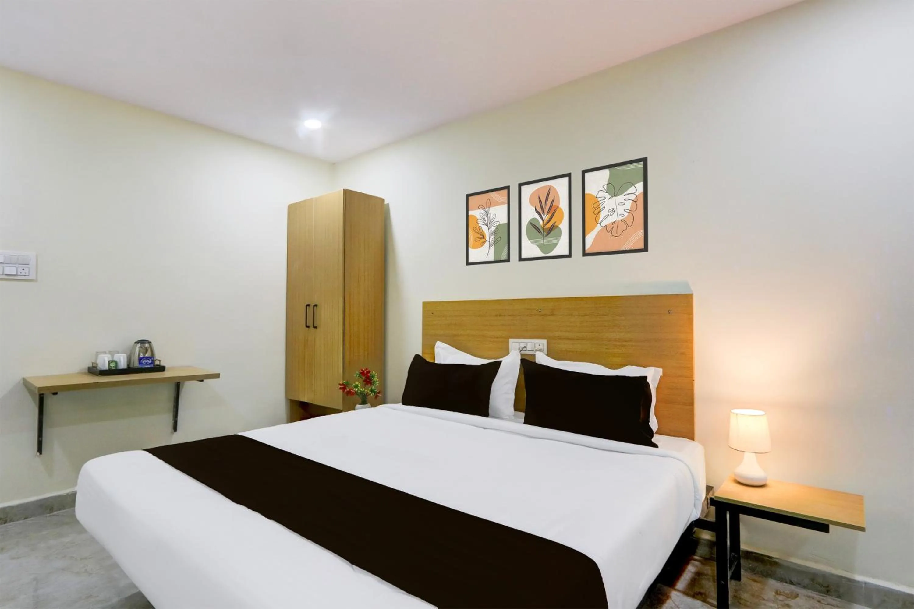 Super Townhouse Kukatpally Formerly SV Royal