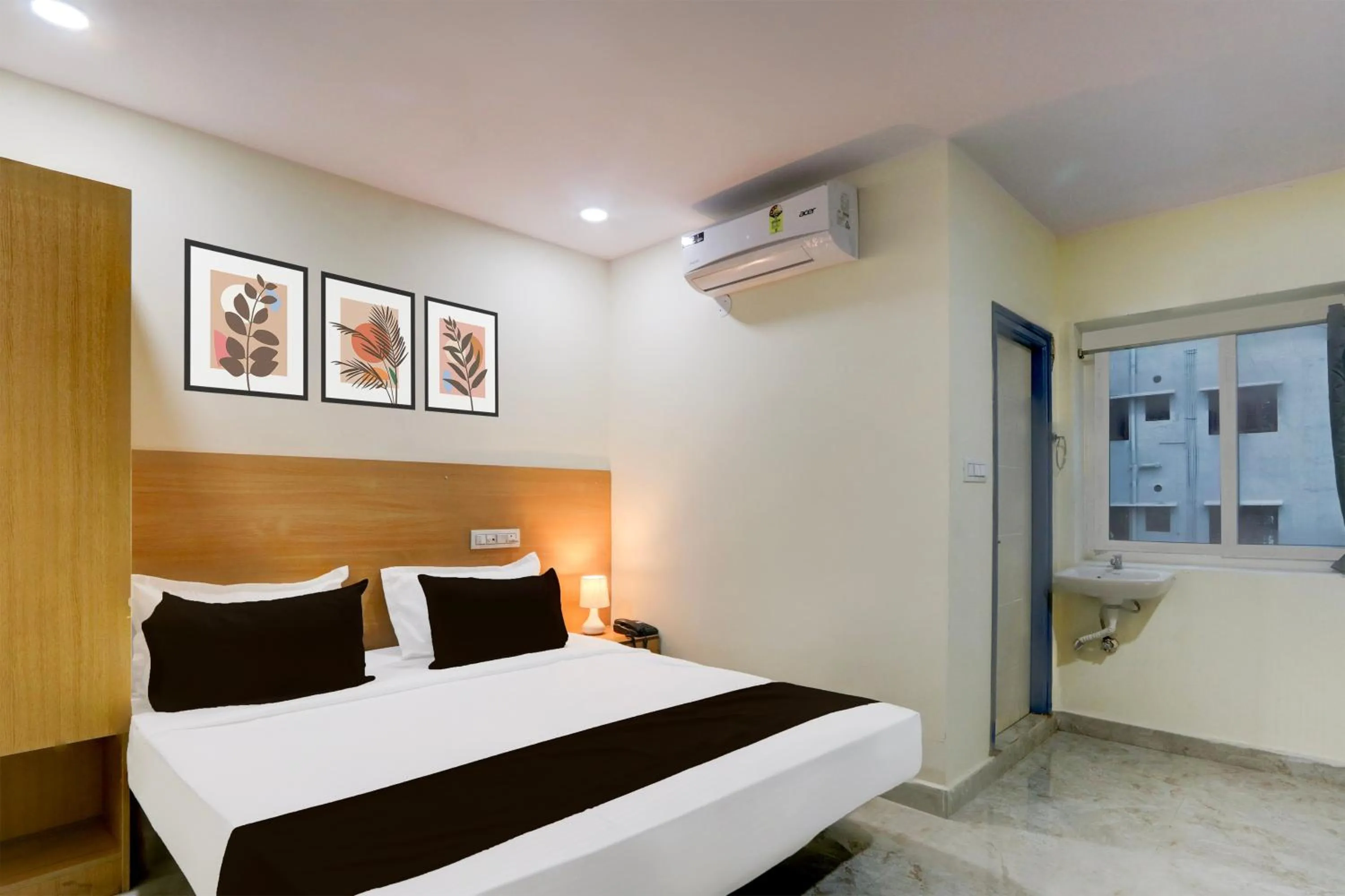 Super Townhouse Kukatpally Formerly SV Royal