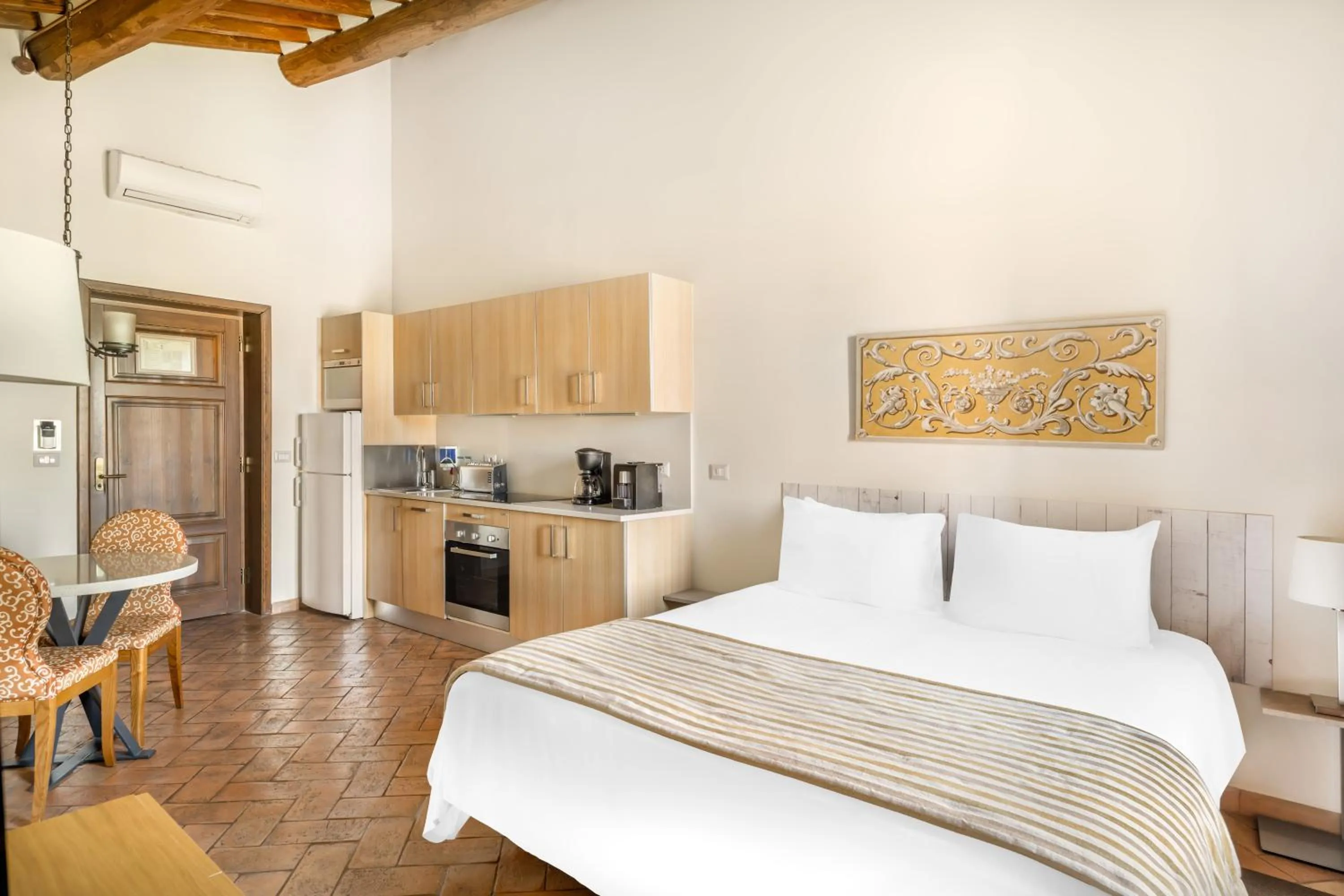 Bed in Palazzo Catalani Resort